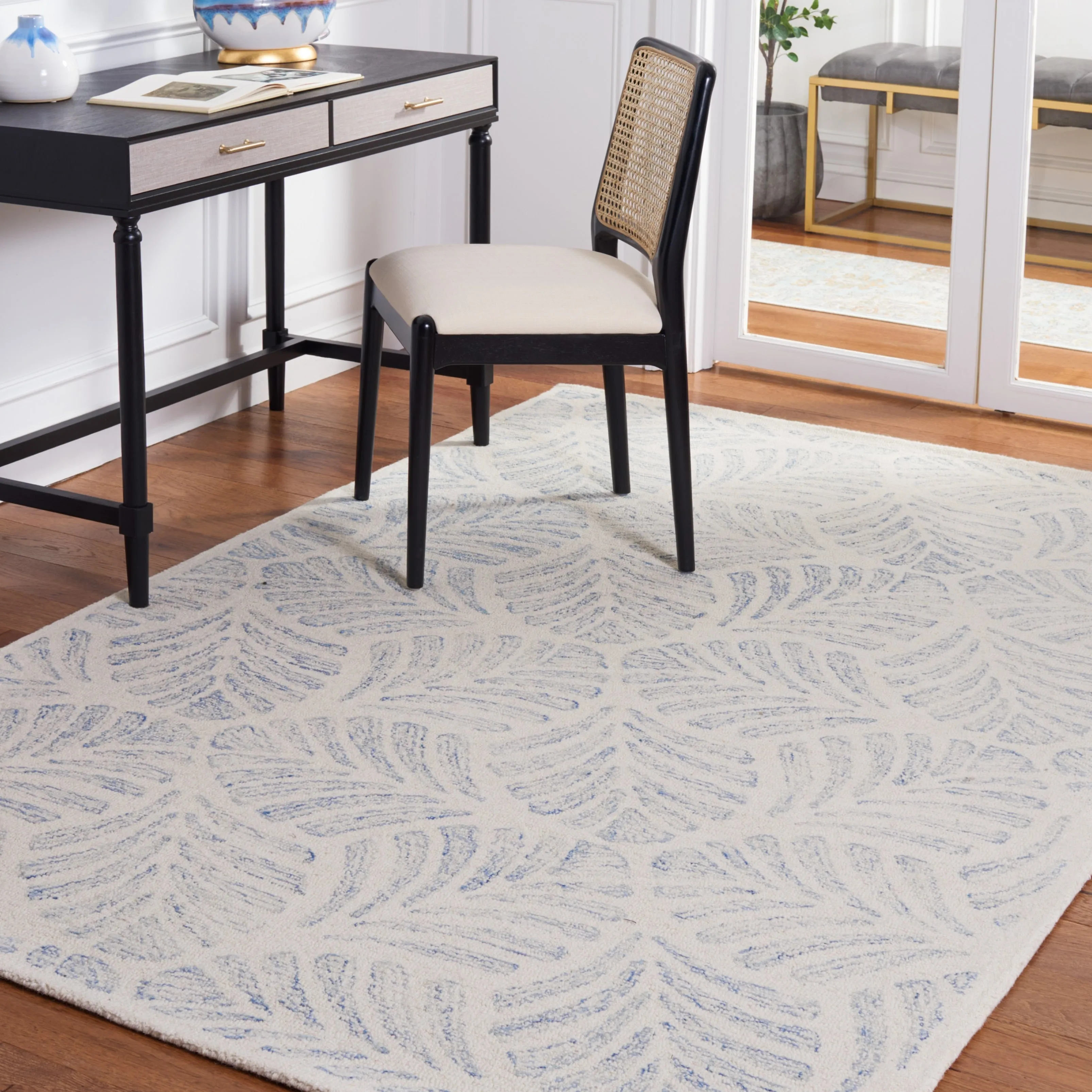 SAFAVIEH Handmade Jardin Sayde Botanical Wool Rug