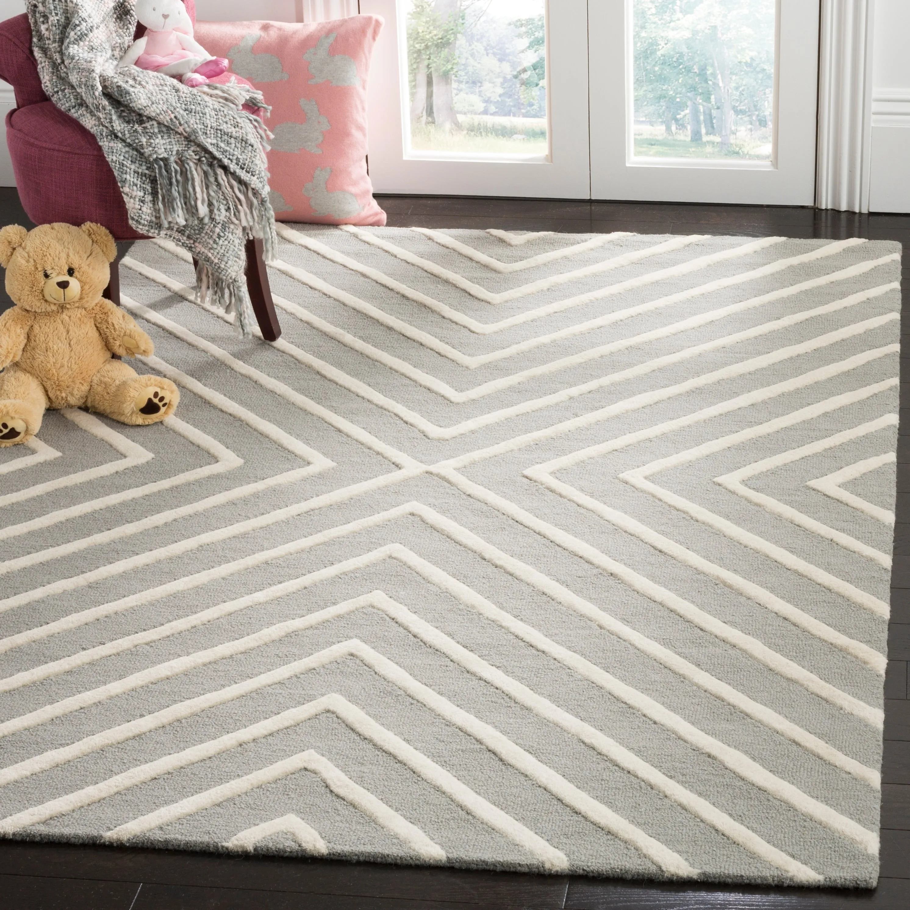 SAFAVIEH Handmade Kids Brionna Wool Rug