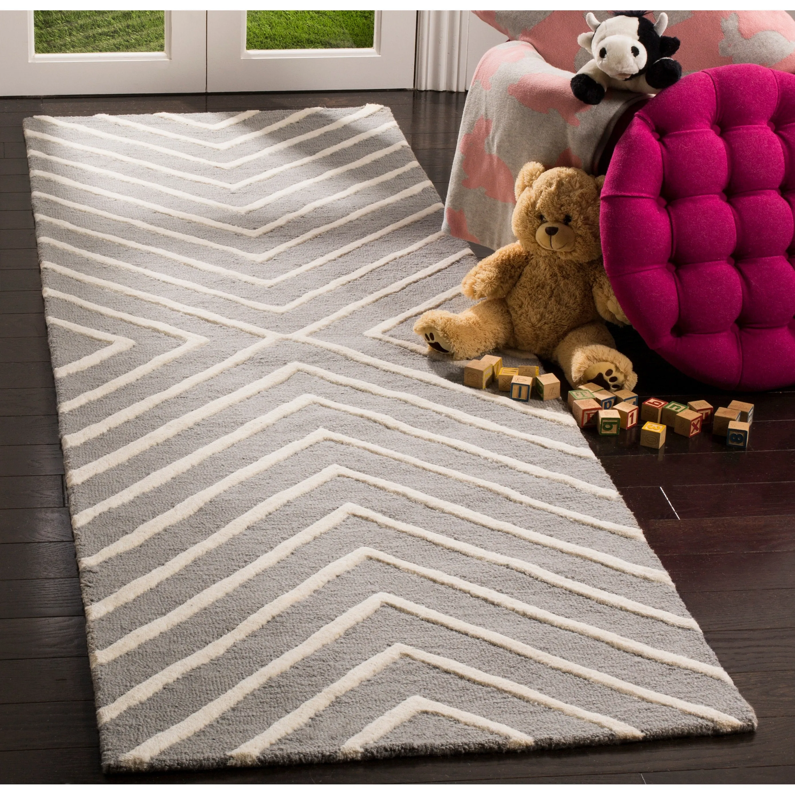 SAFAVIEH Handmade Kids Brionna Wool Rug