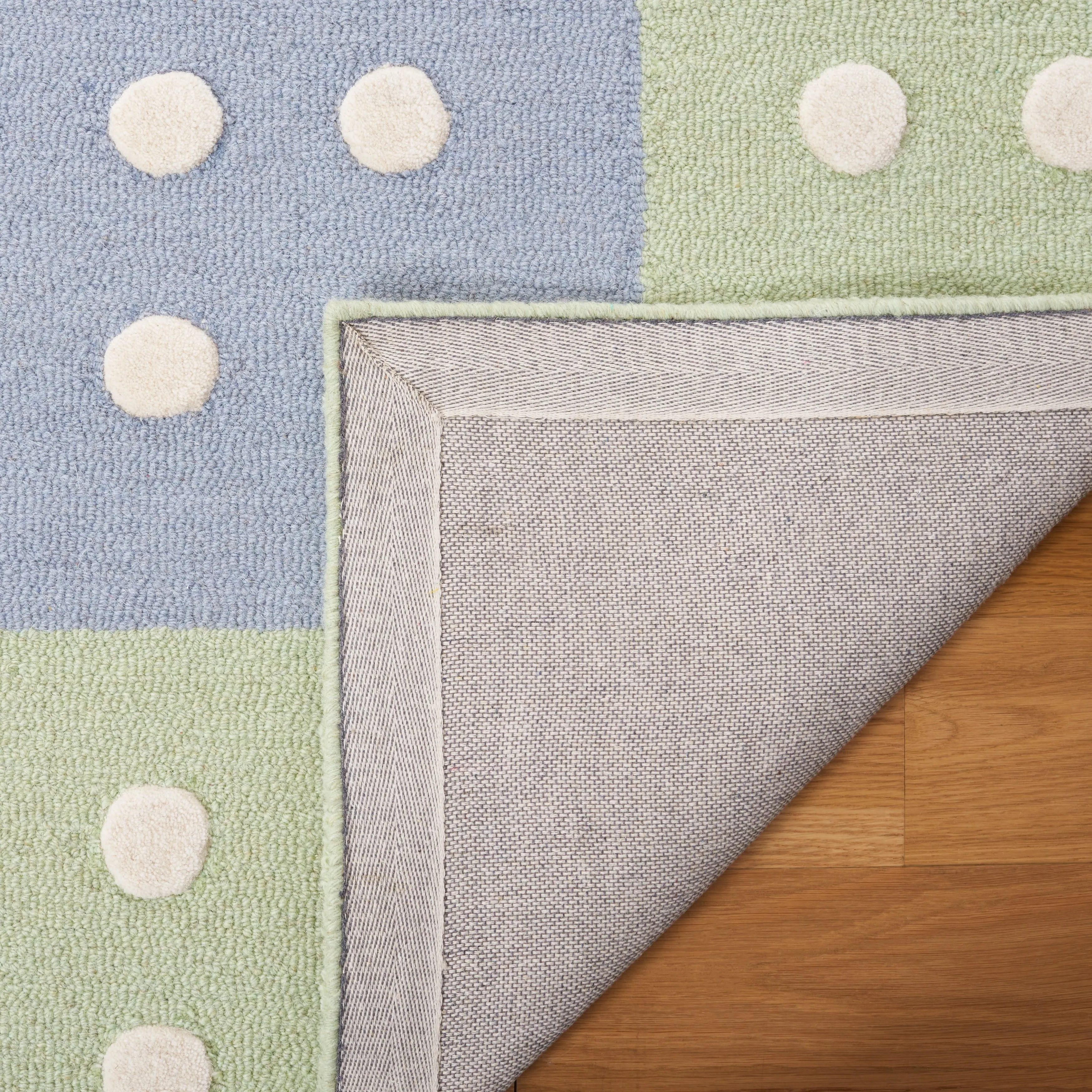 SAFAVIEH Handmade Kids Kenia Dots Wool Rug