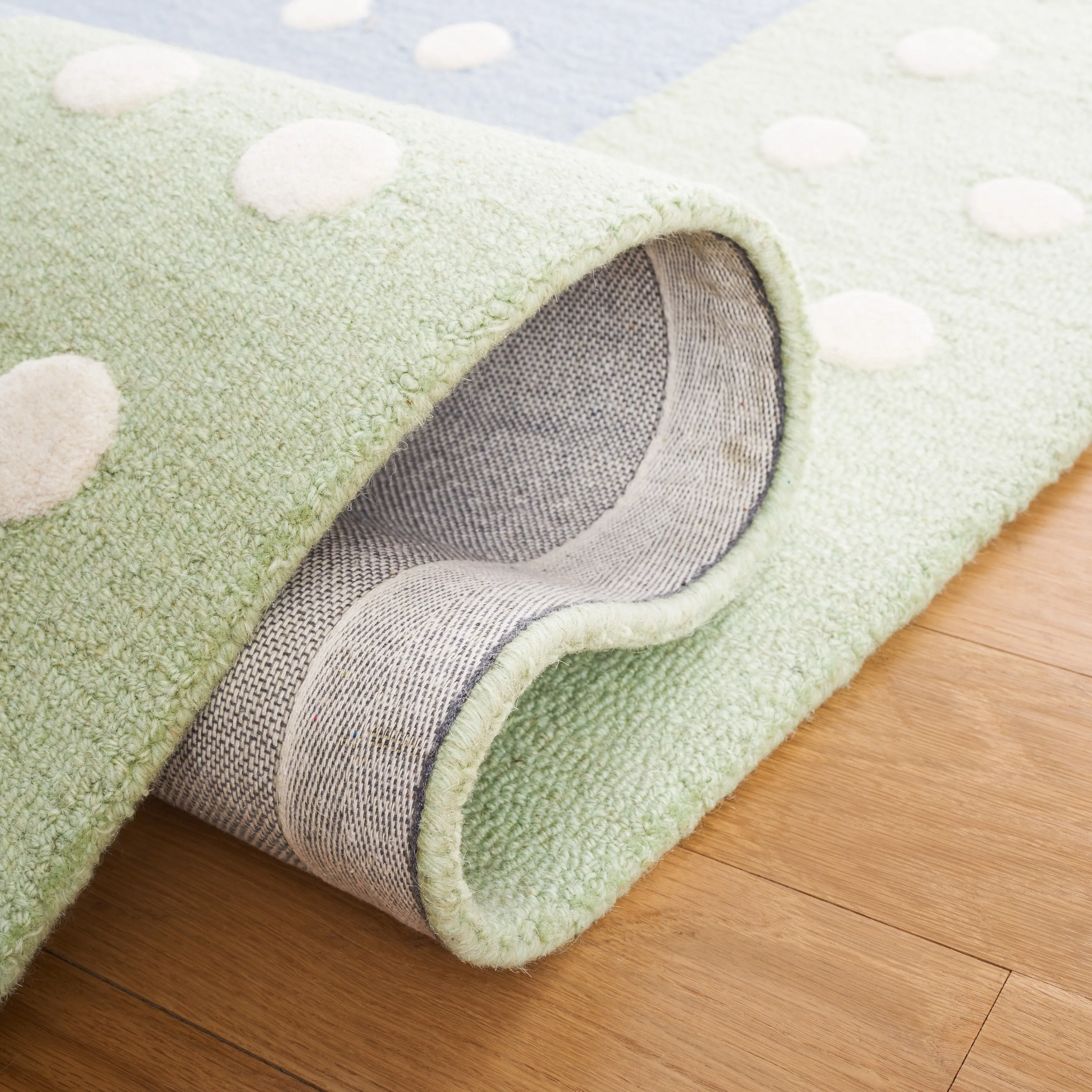 SAFAVIEH Handmade Kids Kenia Dots Wool Rug