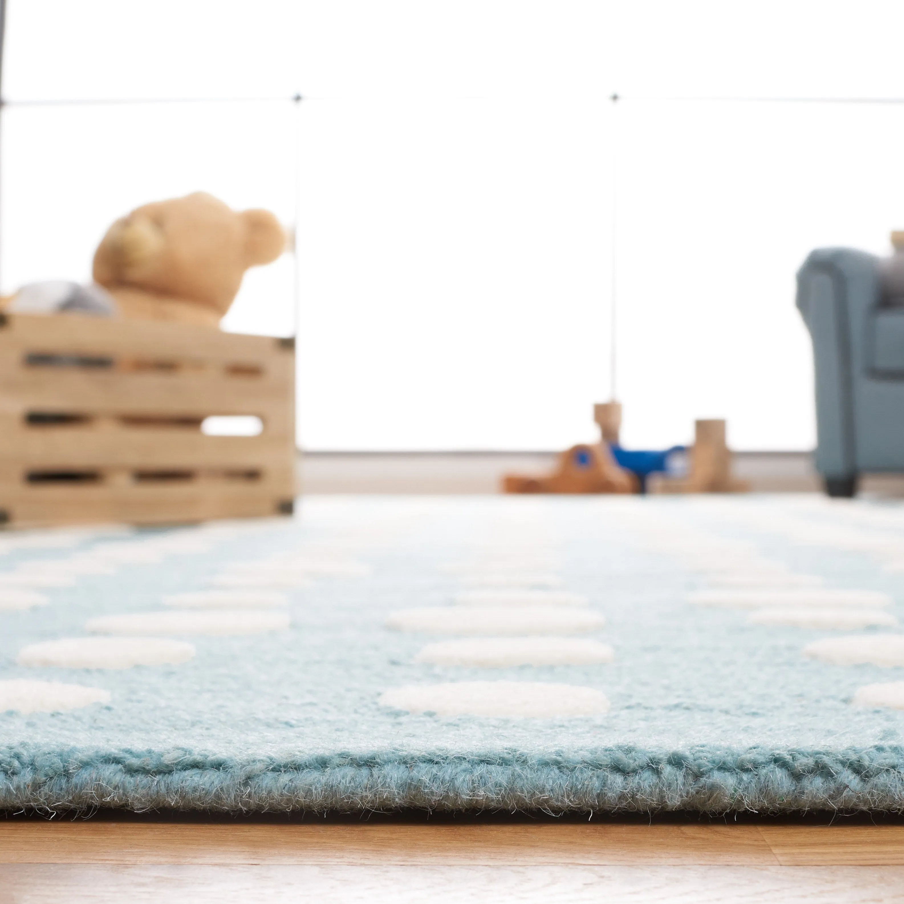 SAFAVIEH Handmade Kids Lexus Dots Wool Rug