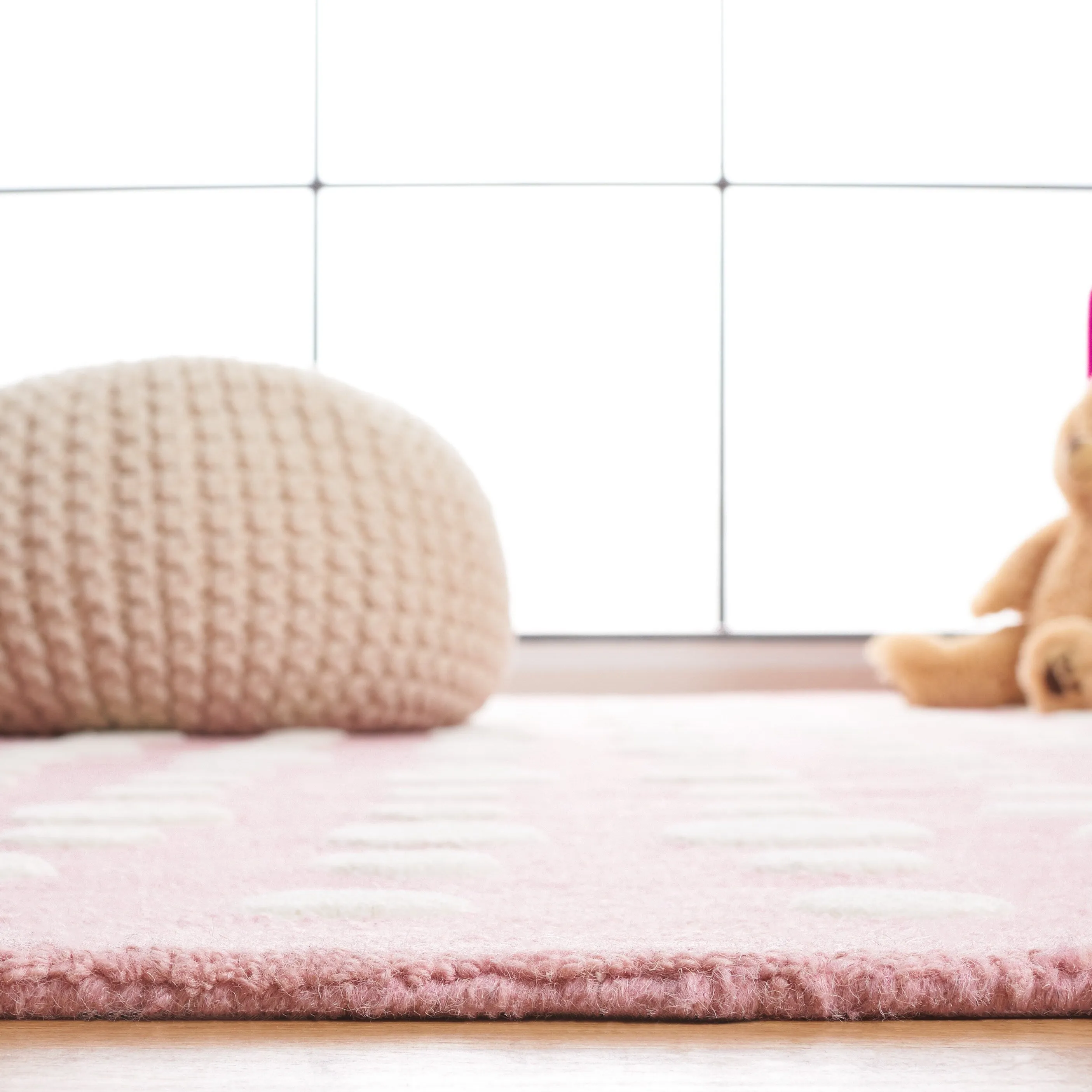 SAFAVIEH Handmade Kids Lexus Dots Wool Rug