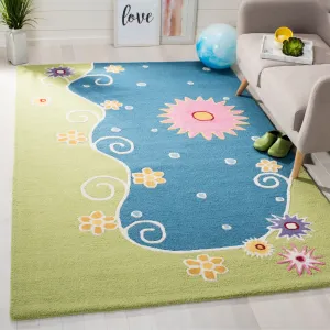 SAFAVIEH. Handmade Kids Mckayla Wool Rug