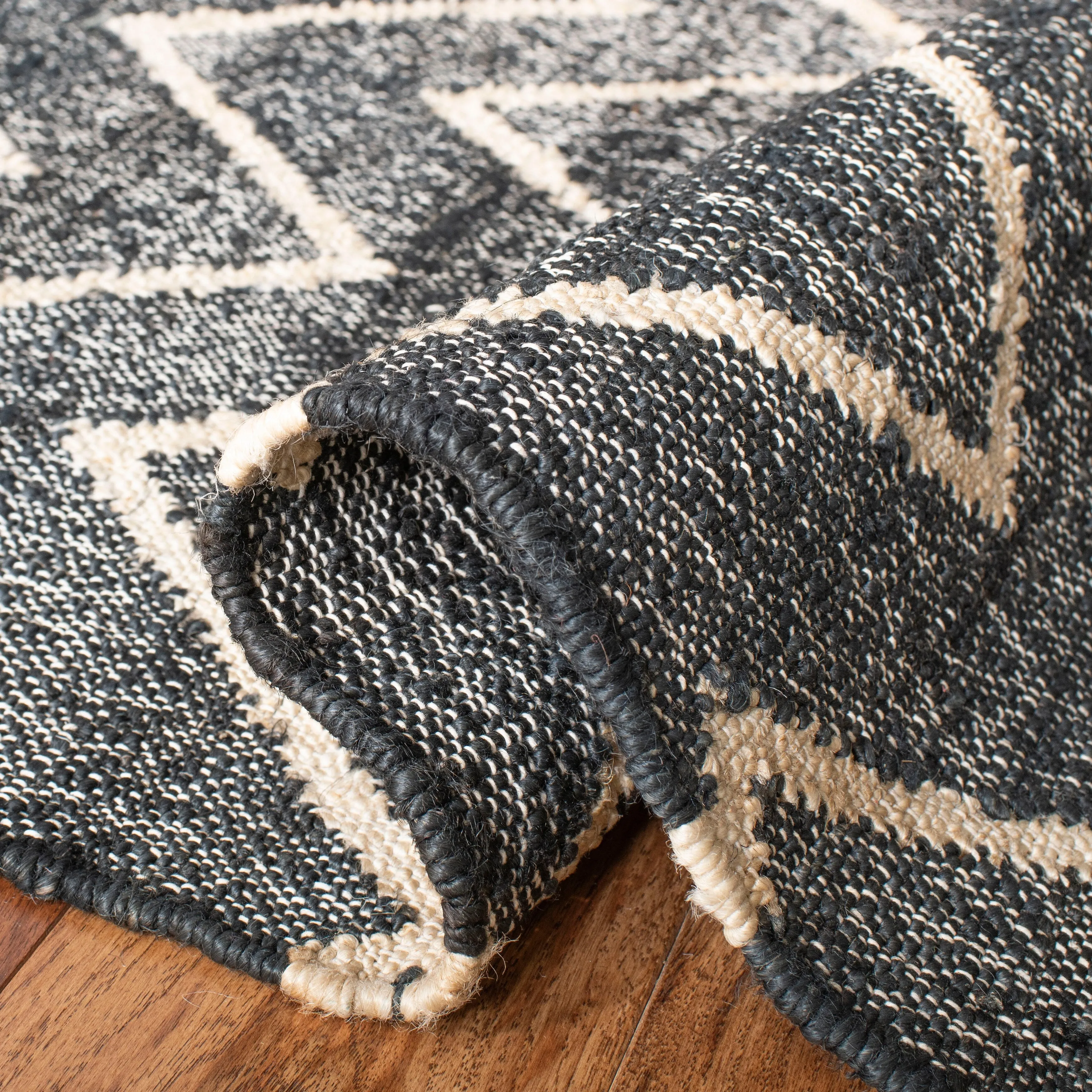 SAFAVIEH Handmade Kilim Fiorinda Flatweave Wool Rug
