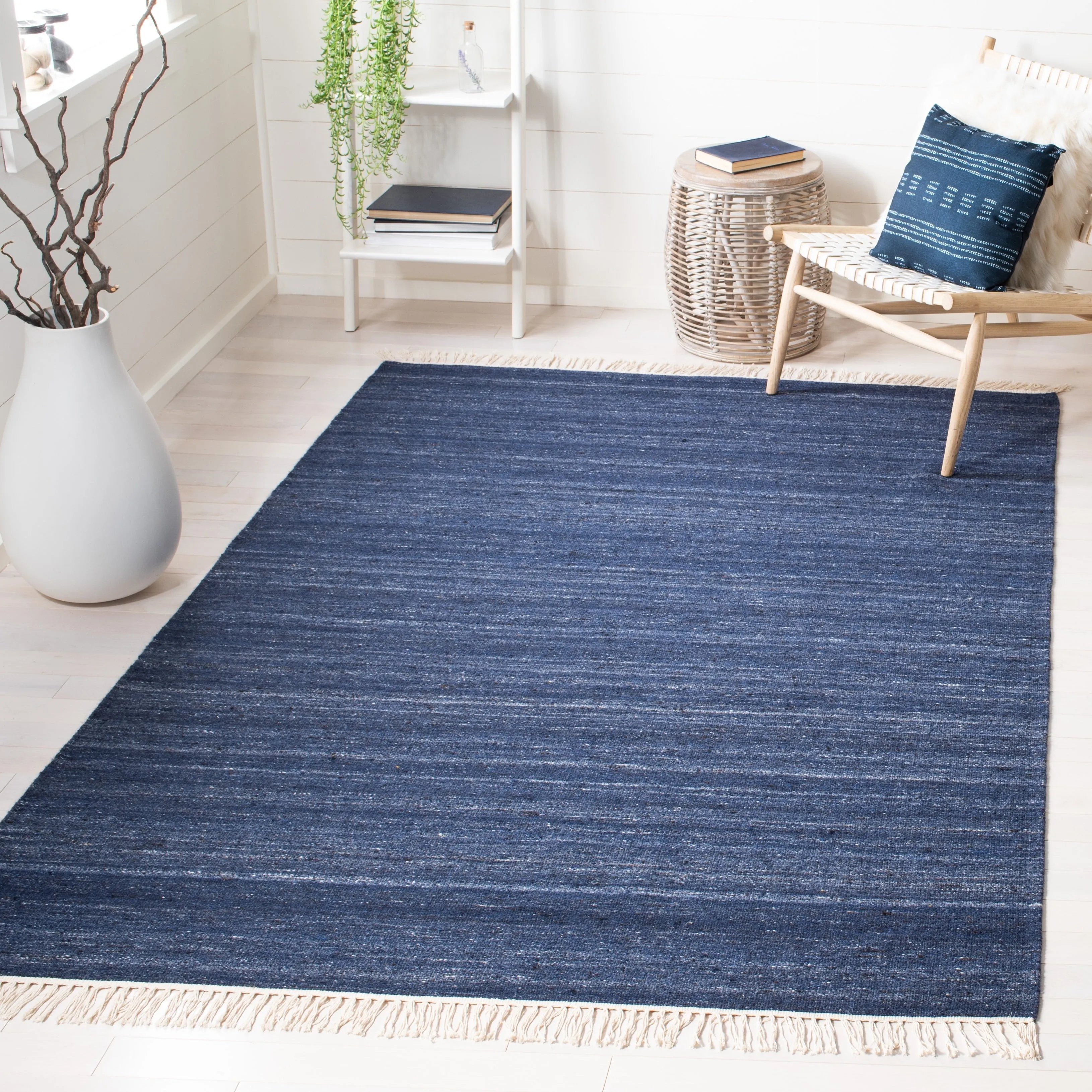 SAFAVIEH Handmade Kilim Welmoed Wool Fringe Rug