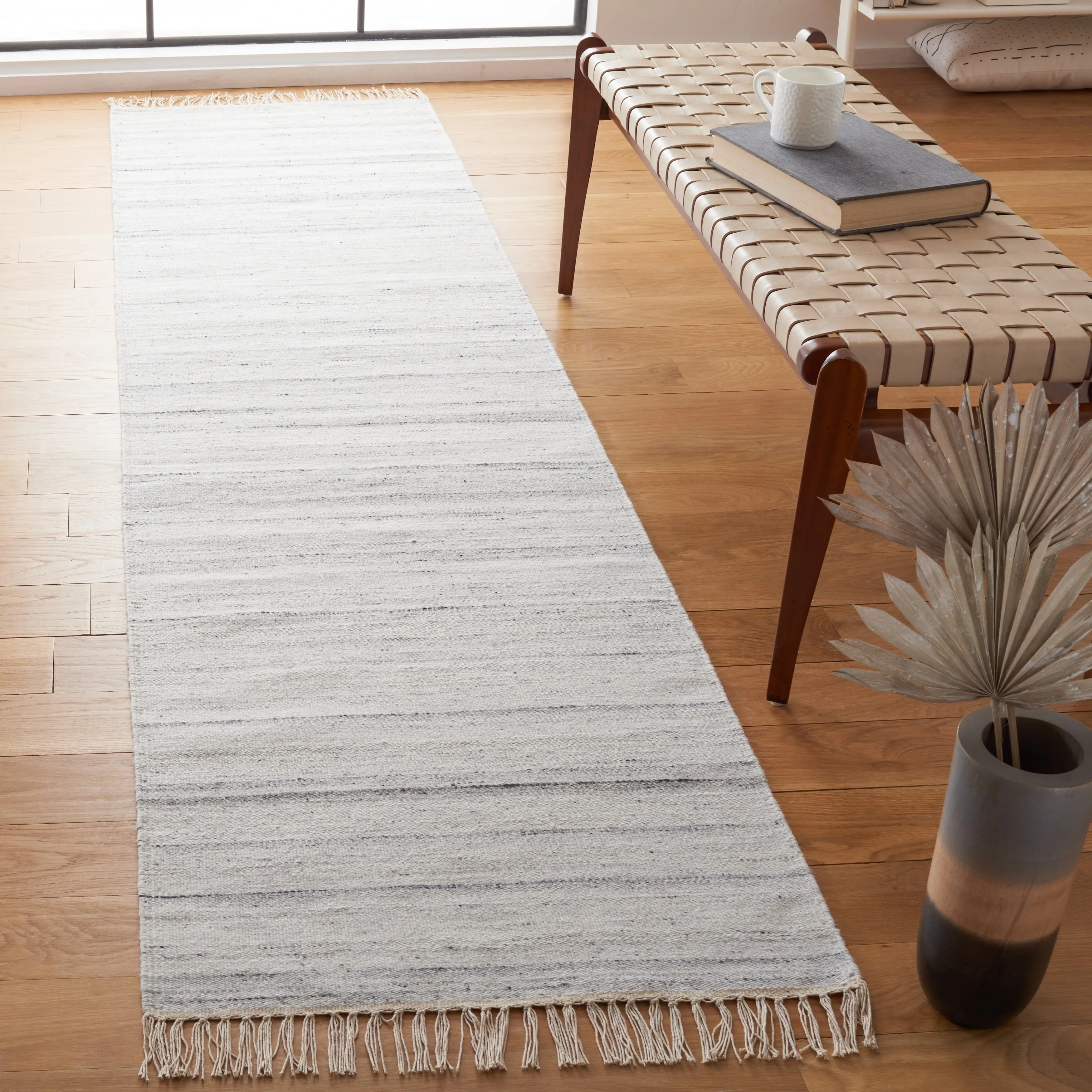 SAFAVIEH Handmade Kilim Welmoed Wool Fringe Rug