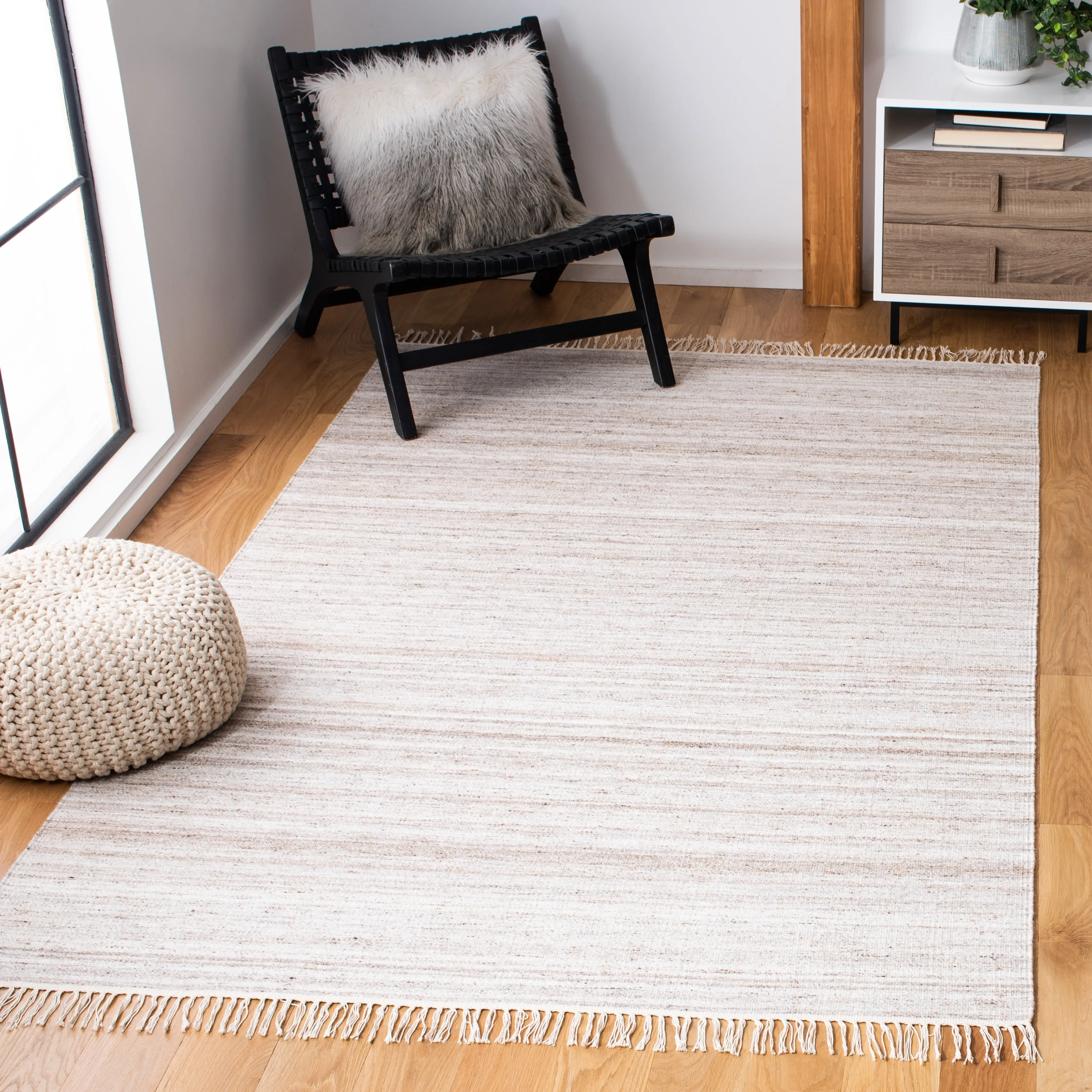 SAFAVIEH Handmade Kilim Welmoed Wool Fringe Rug