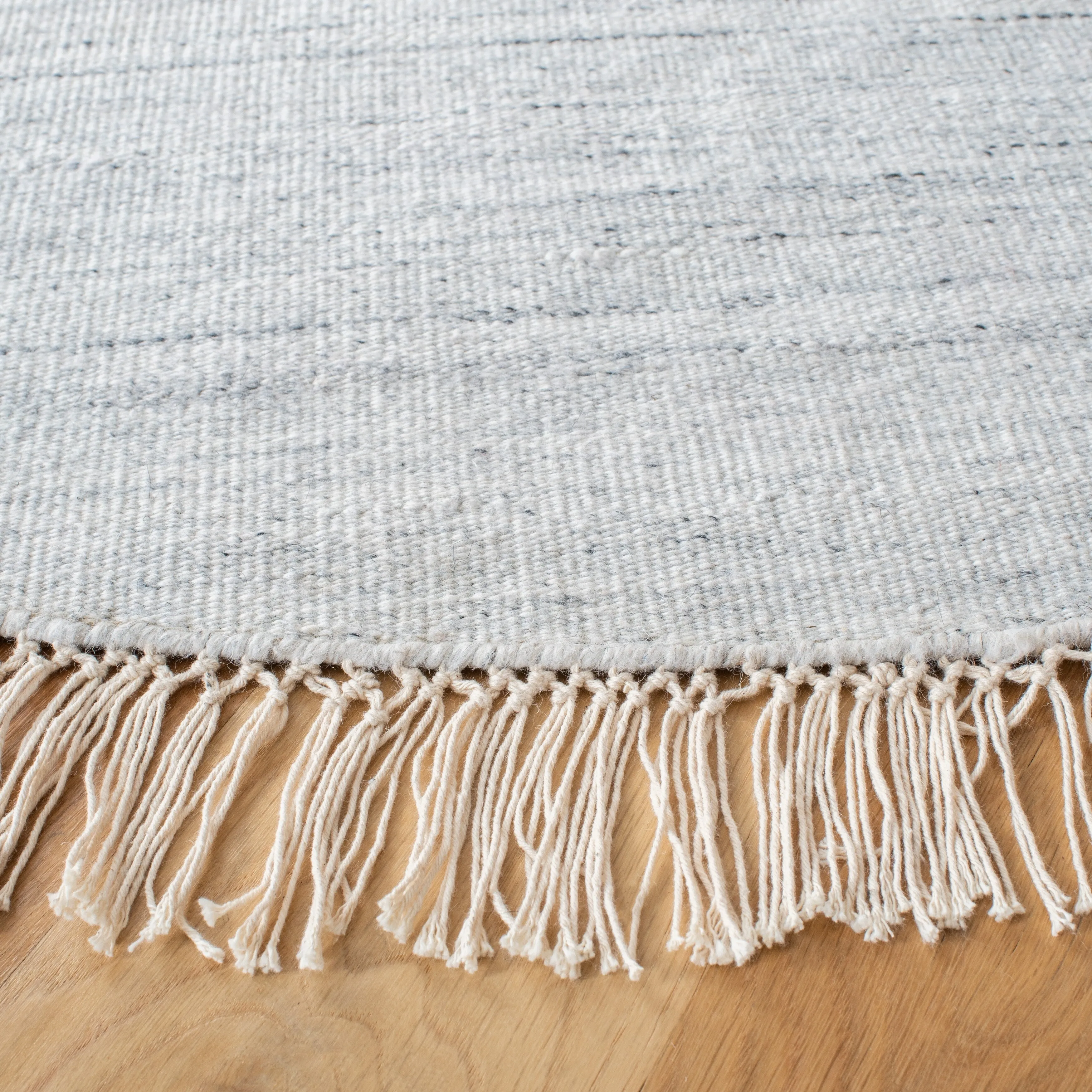 SAFAVIEH Handmade Kilim Welmoed Wool Fringe Rug