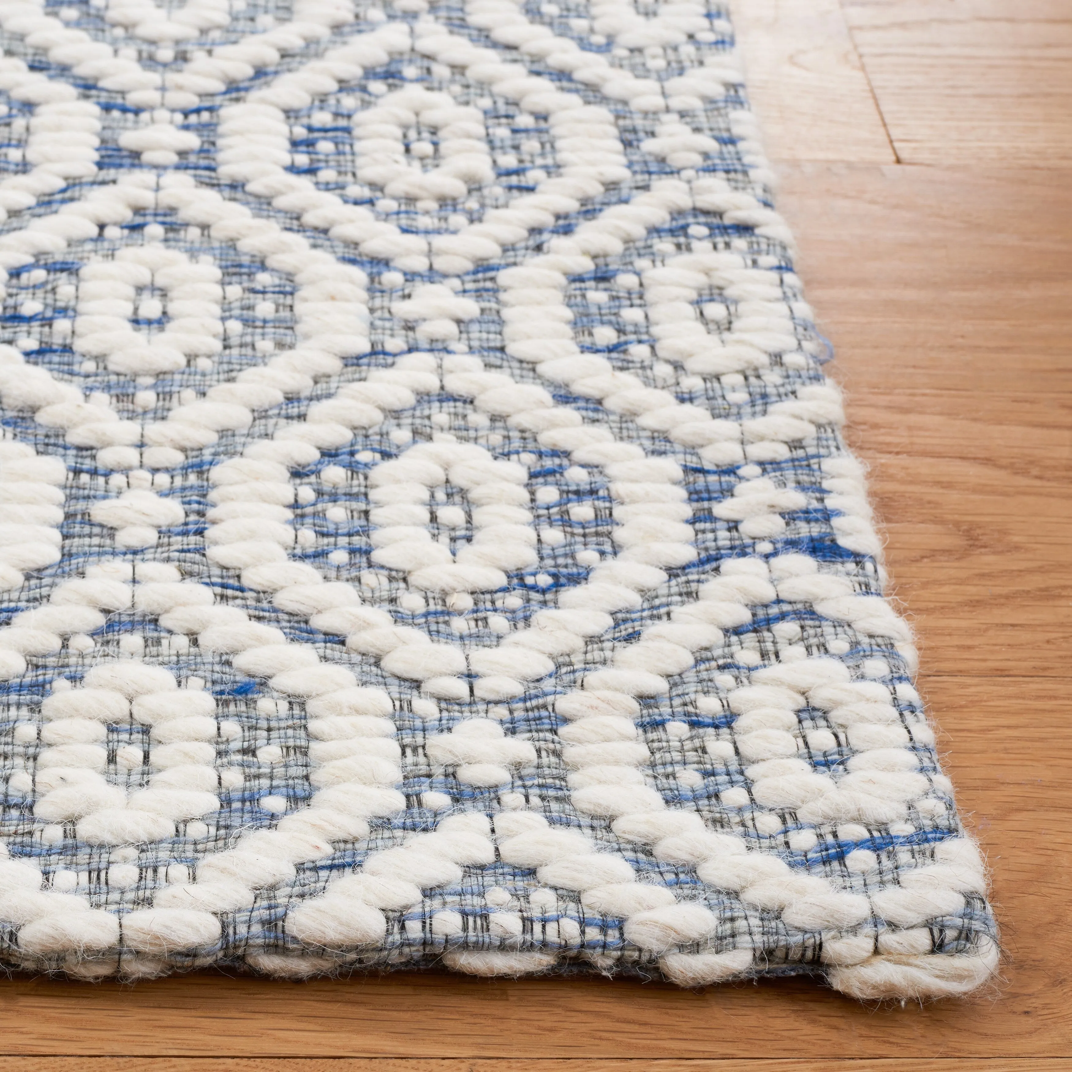 SAFAVIEH Handmade Marbella Kiera Modern Wool Rug
