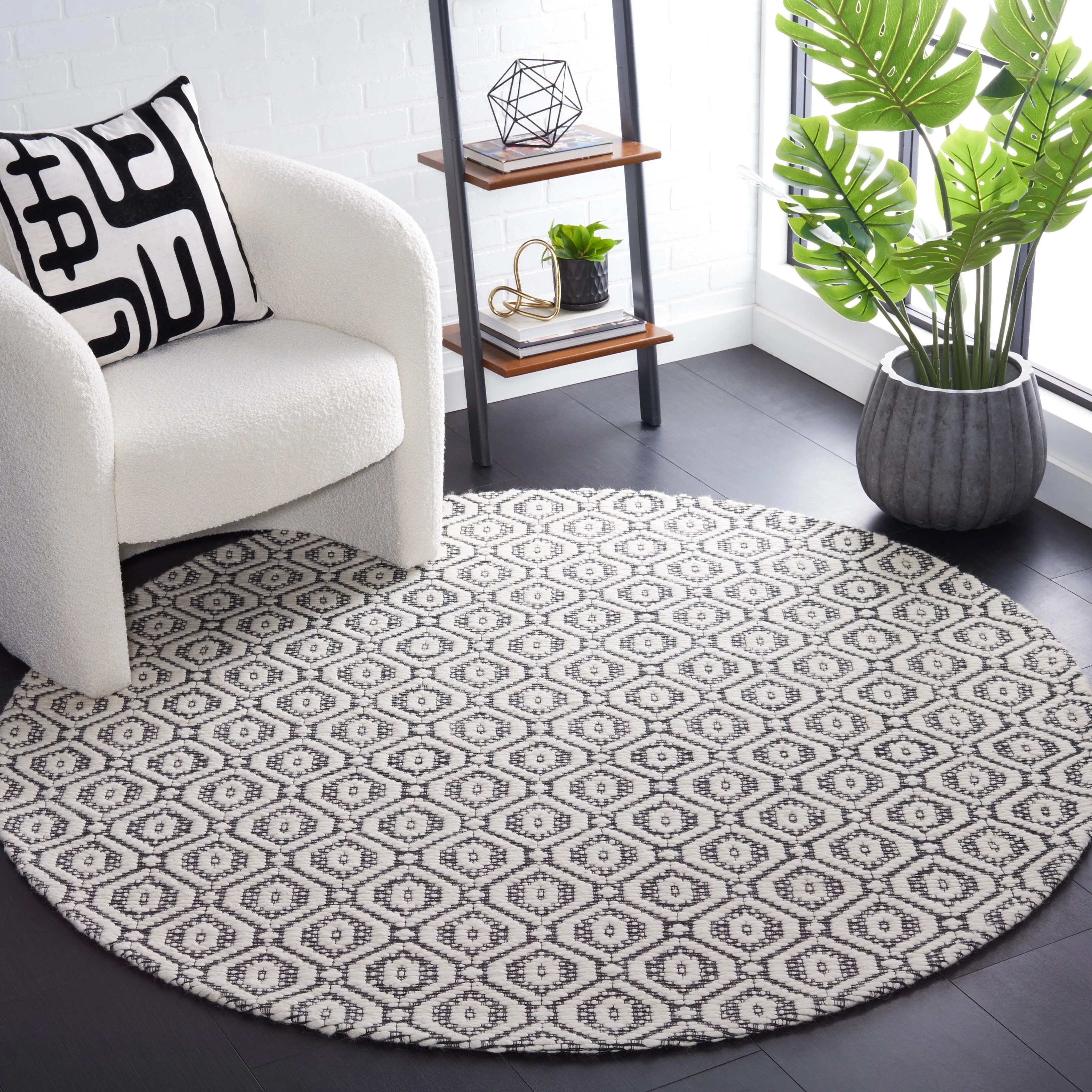 SAFAVIEH Handmade Marbella Kiera Modern Wool Rug