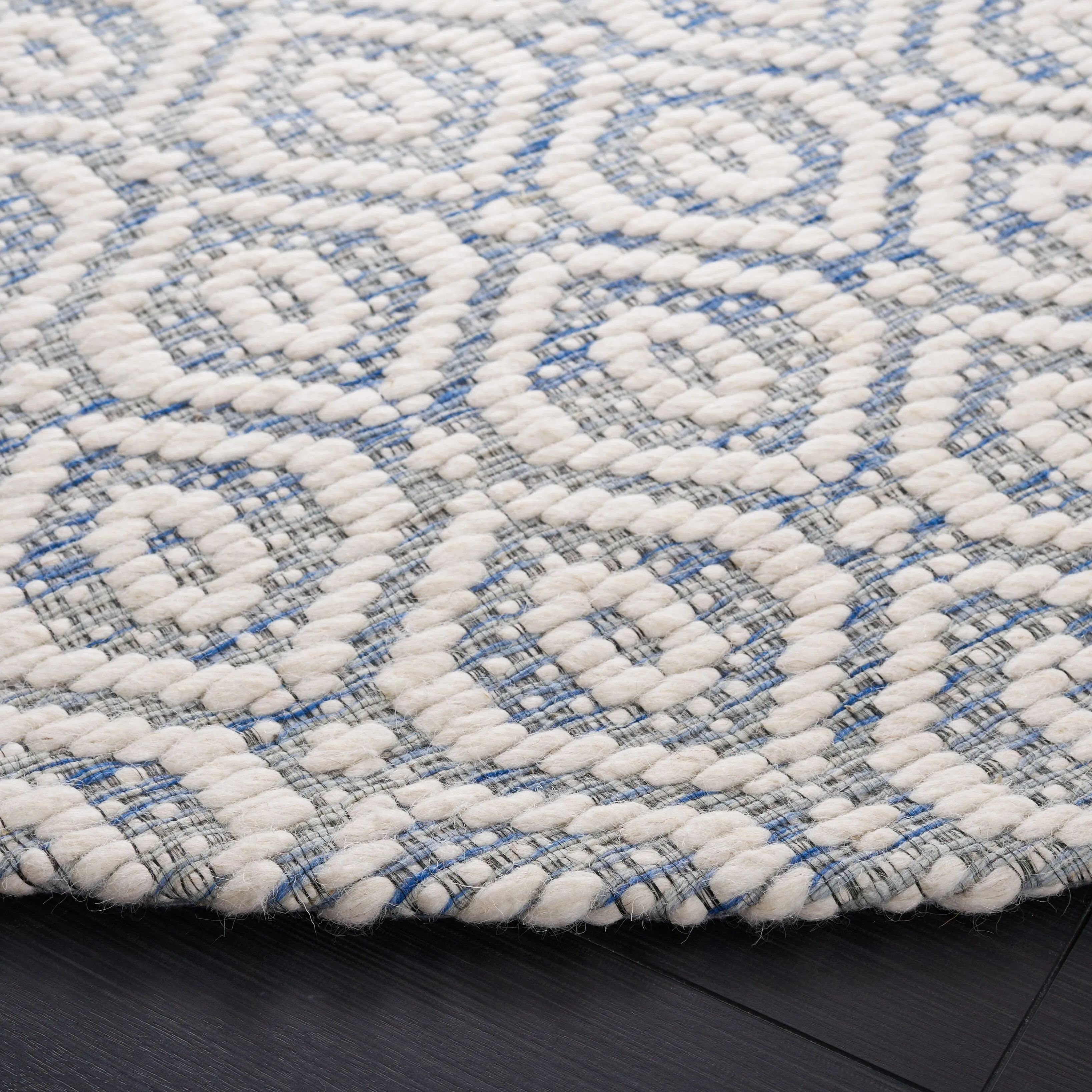 SAFAVIEH Handmade Marbella Kiera Modern Wool Rug