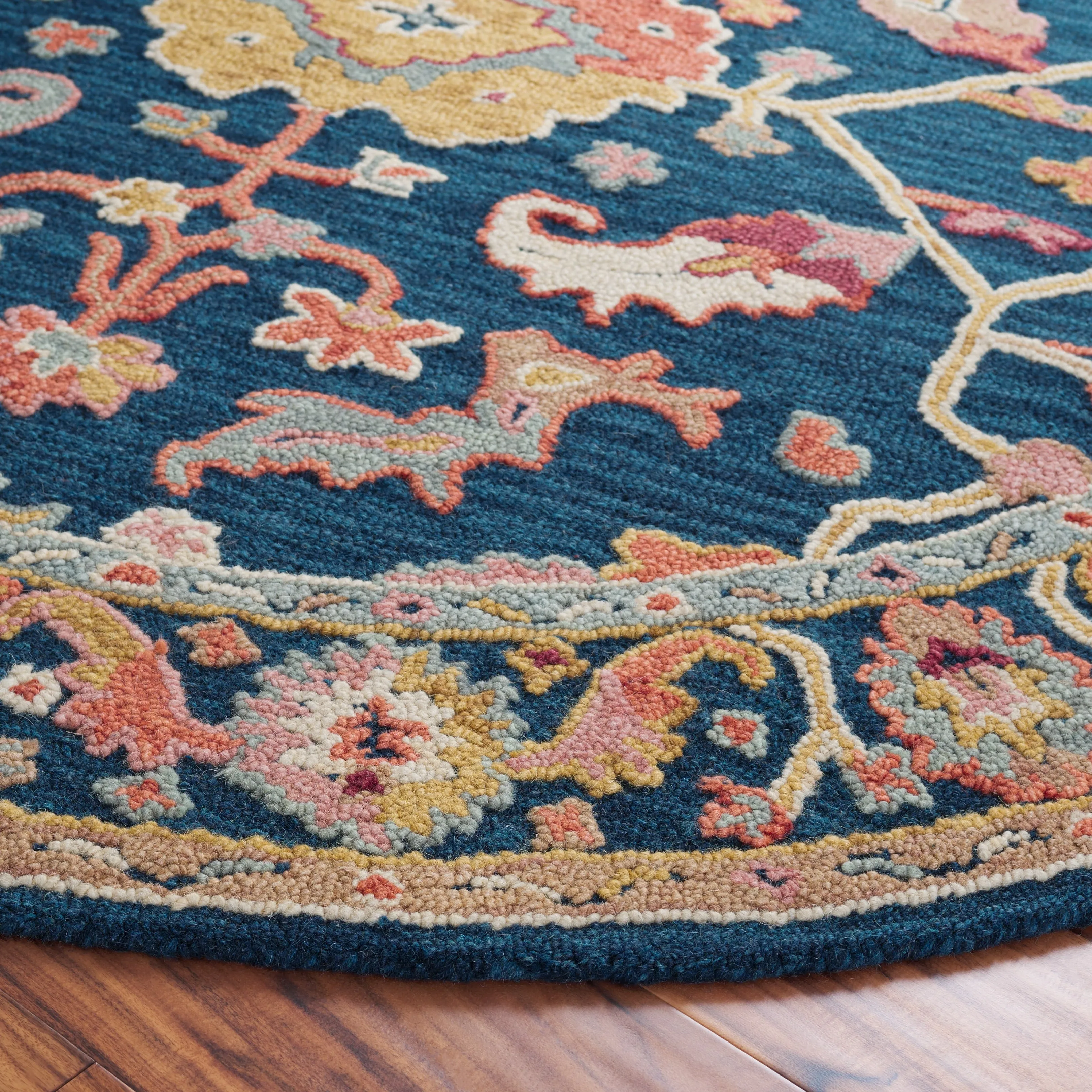 SAFAVIEH Handmade Metro Bratislava French Country Floral Wool Rug