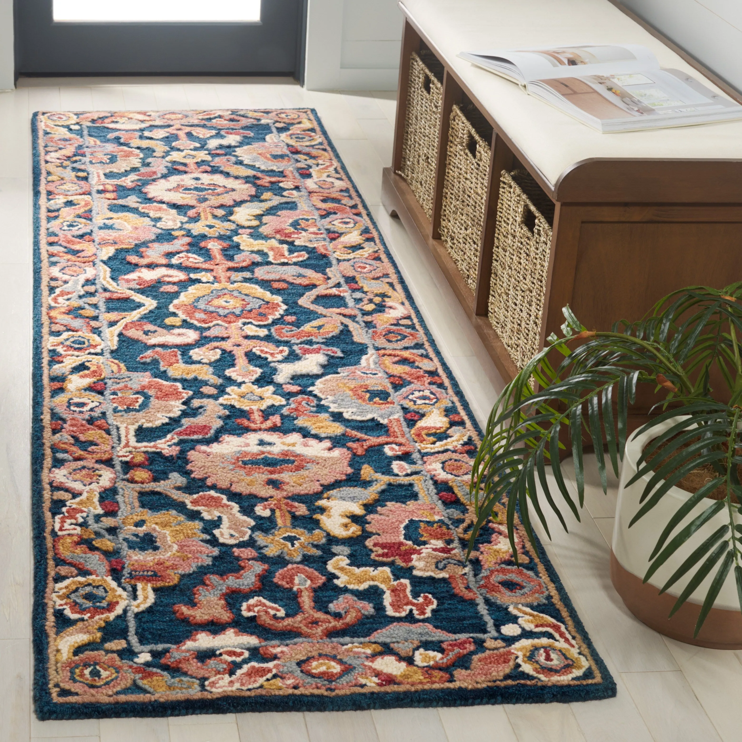 SAFAVIEH Handmade Metro Bratislava French Country Floral Wool Rug