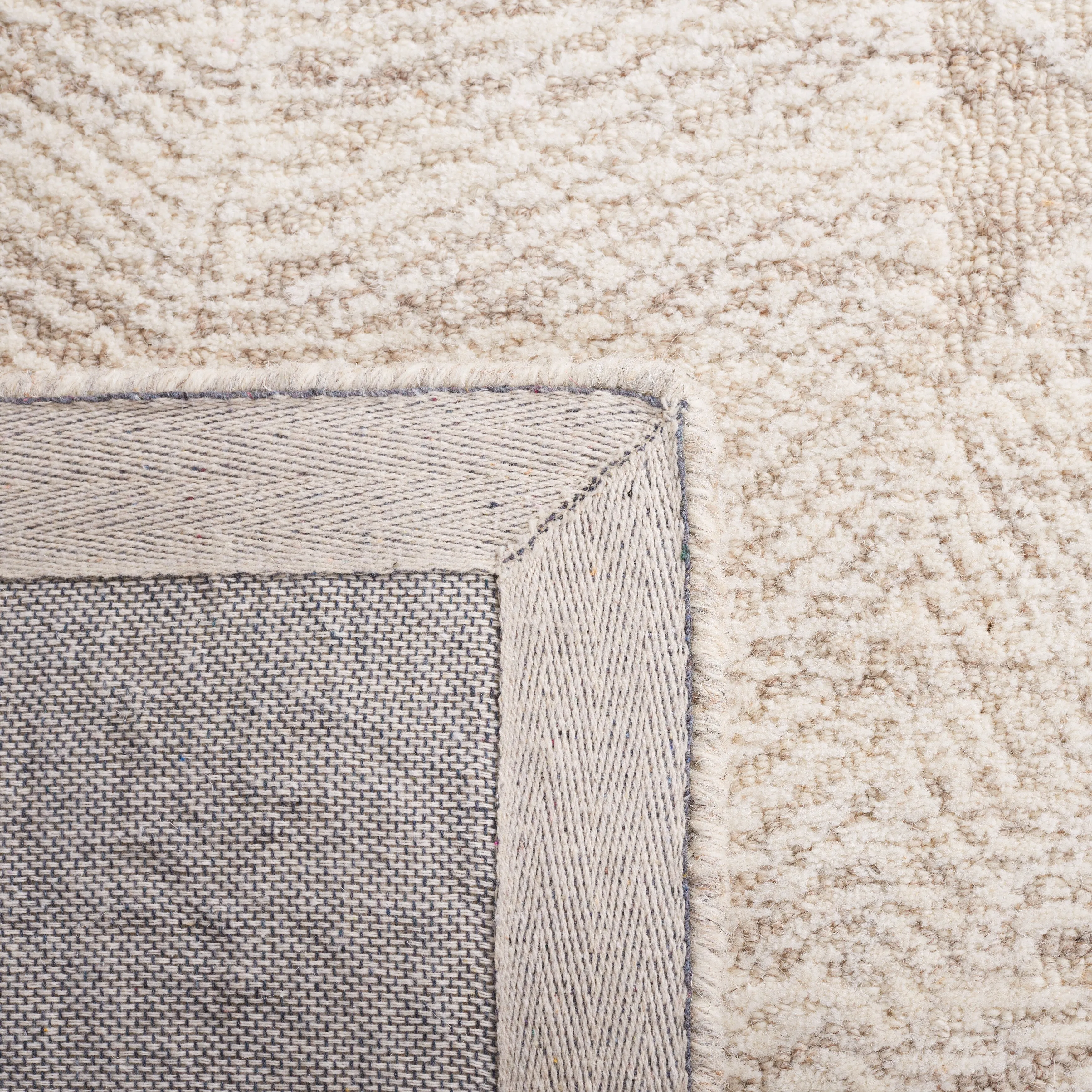 SAFAVIEH Handmade Metro Corianne Modern Wool Rug