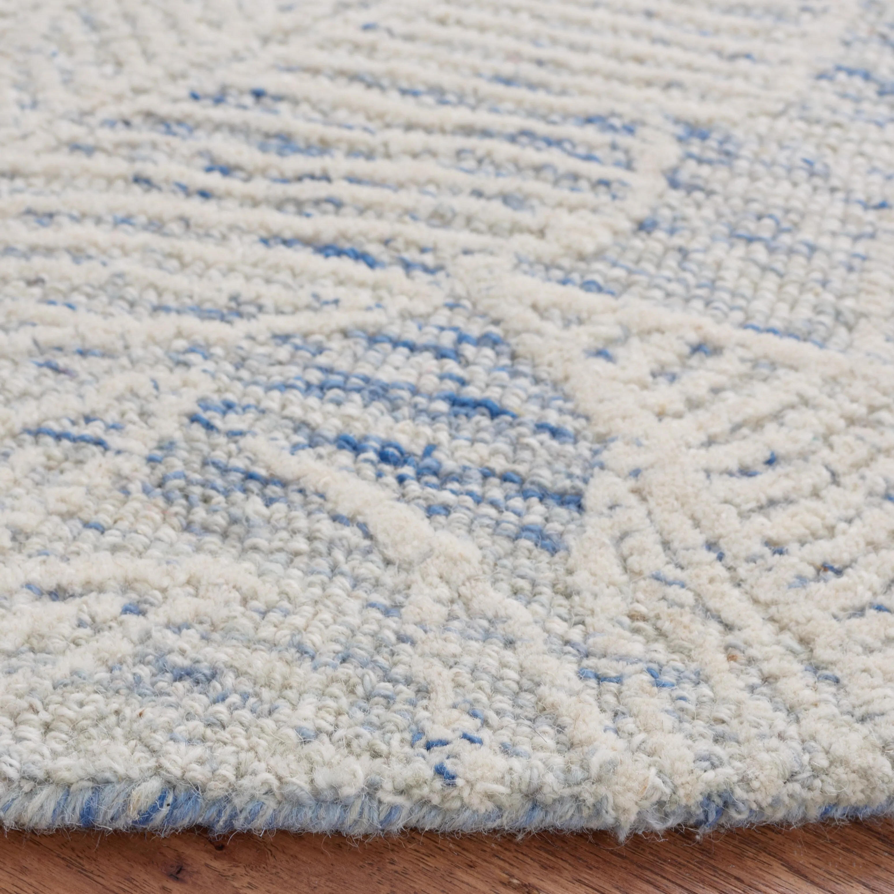 SAFAVIEH Handmade Metro Corianne Modern Wool Rug