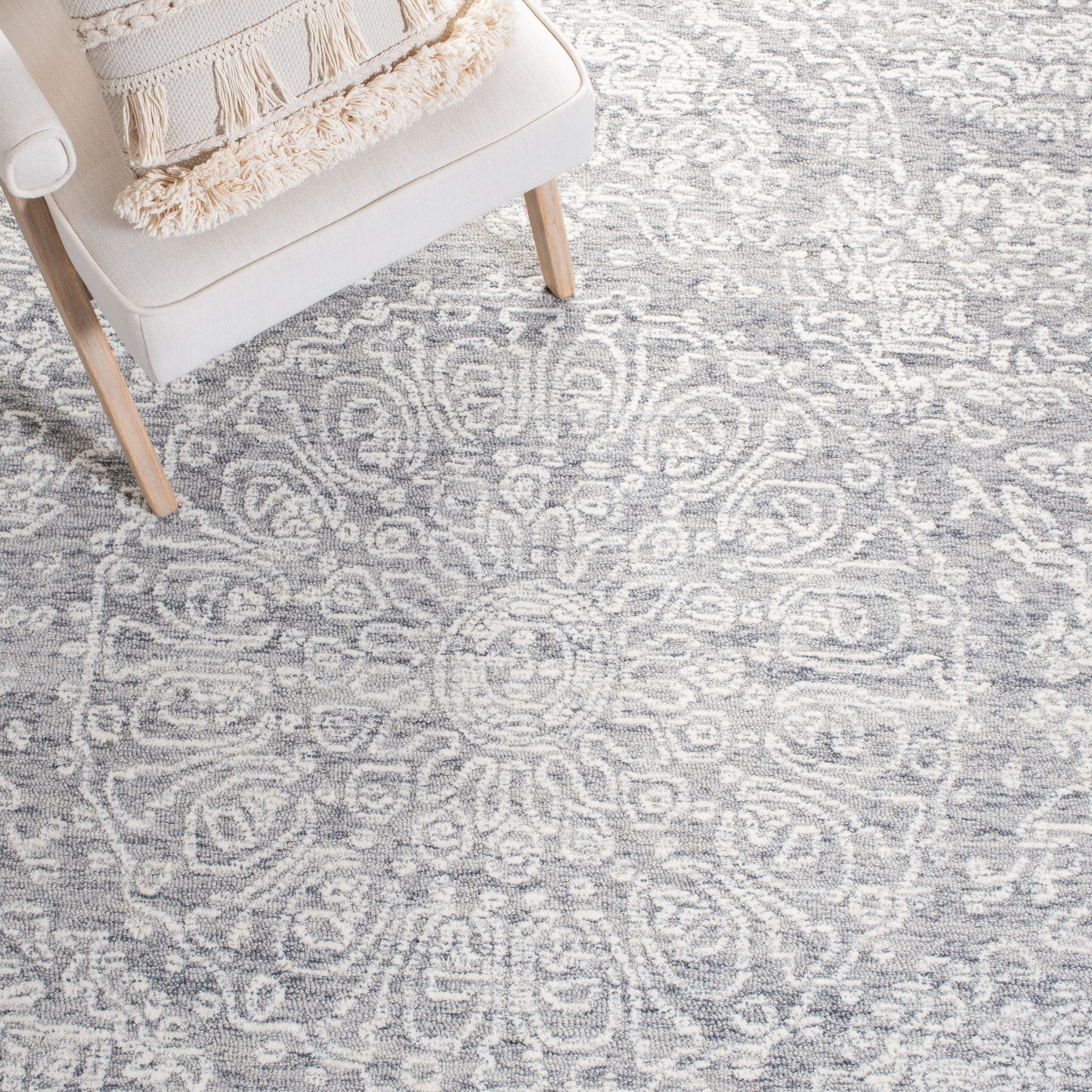 SAFAVIEH Handmade Metro Cyndee French Country Wool Rug