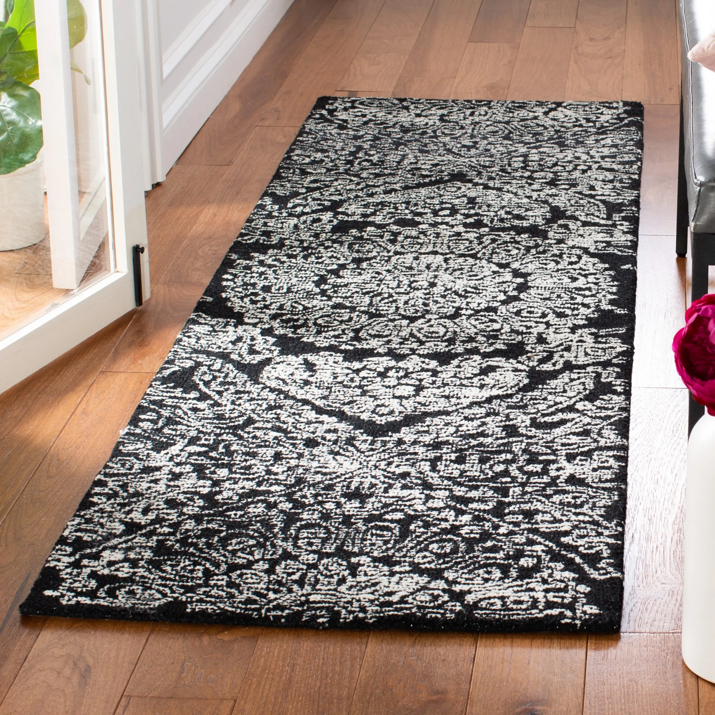 SAFAVIEH Handmade Metro Cyndee French Country Wool Rug