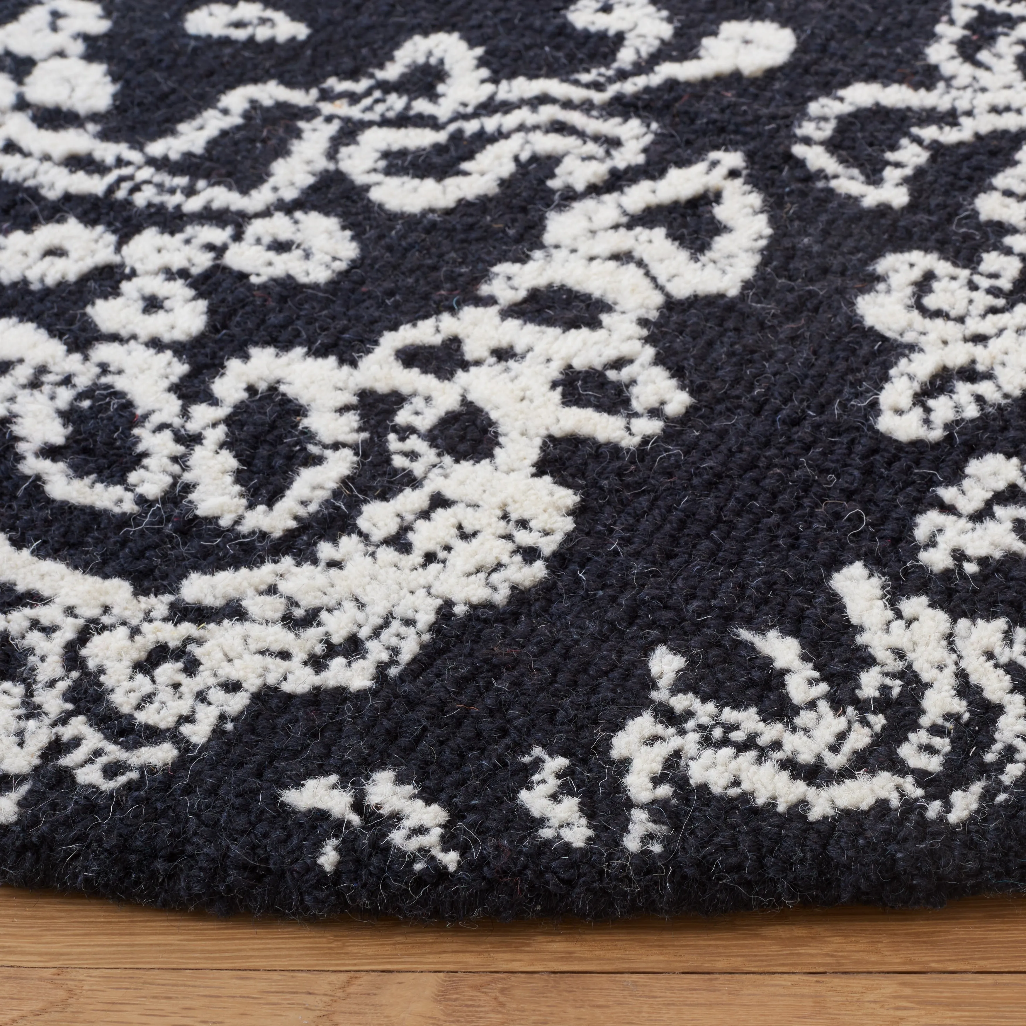 SAFAVIEH Handmade Metro Cyndee French Country Wool Rug
