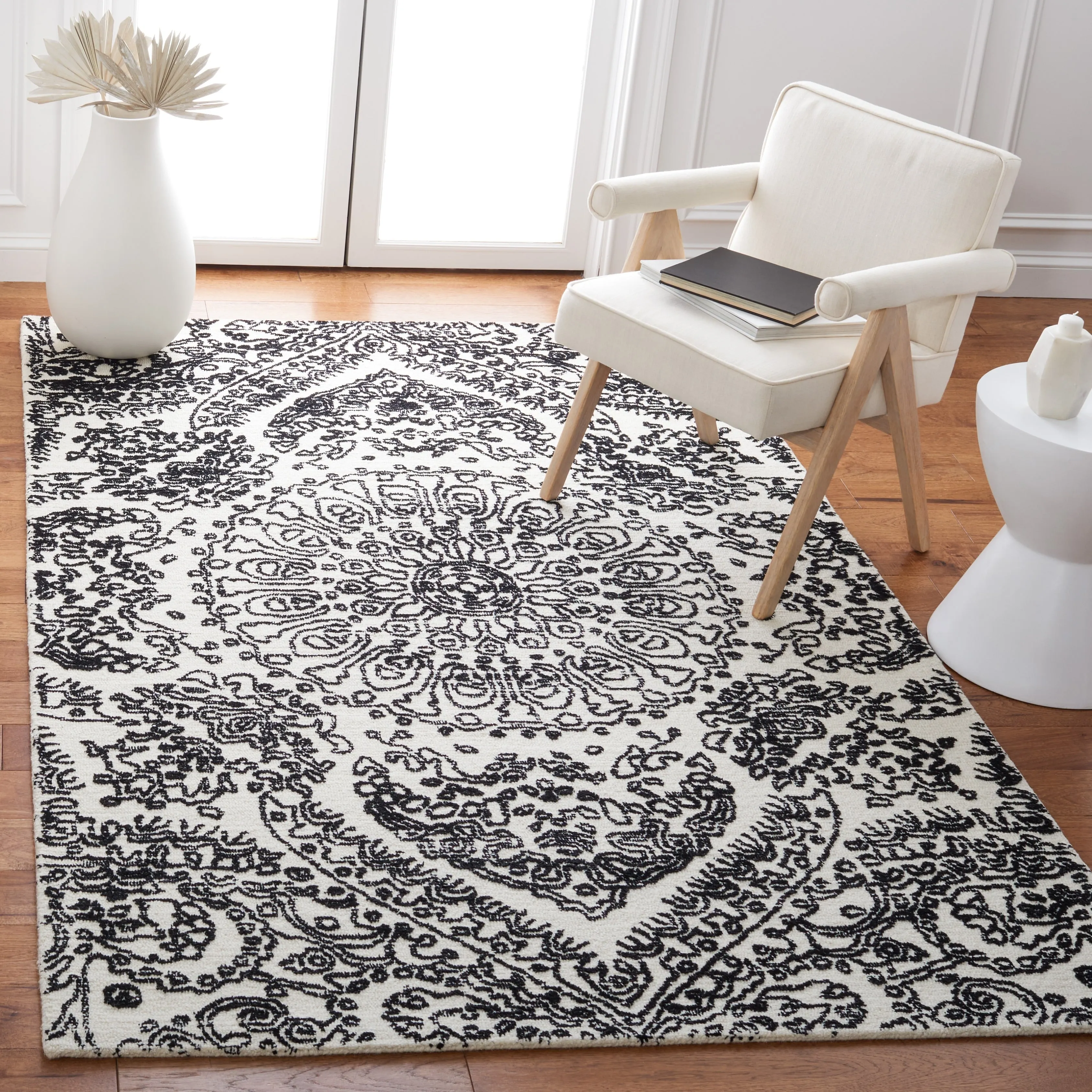 SAFAVIEH Handmade Metro Cyndee French Country Wool Rug