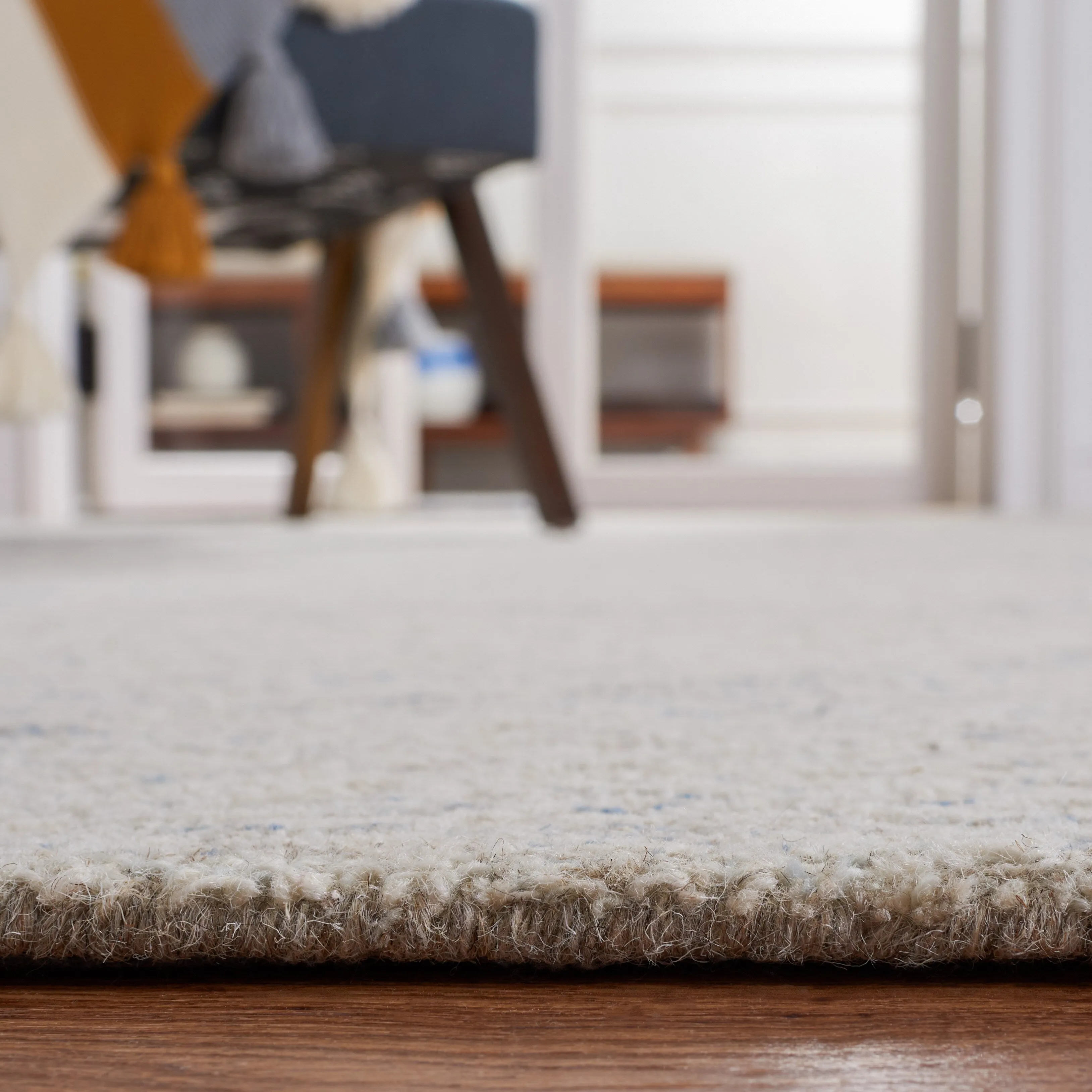 SAFAVIEH Handmade Metro Cyndee French Country Wool Rug