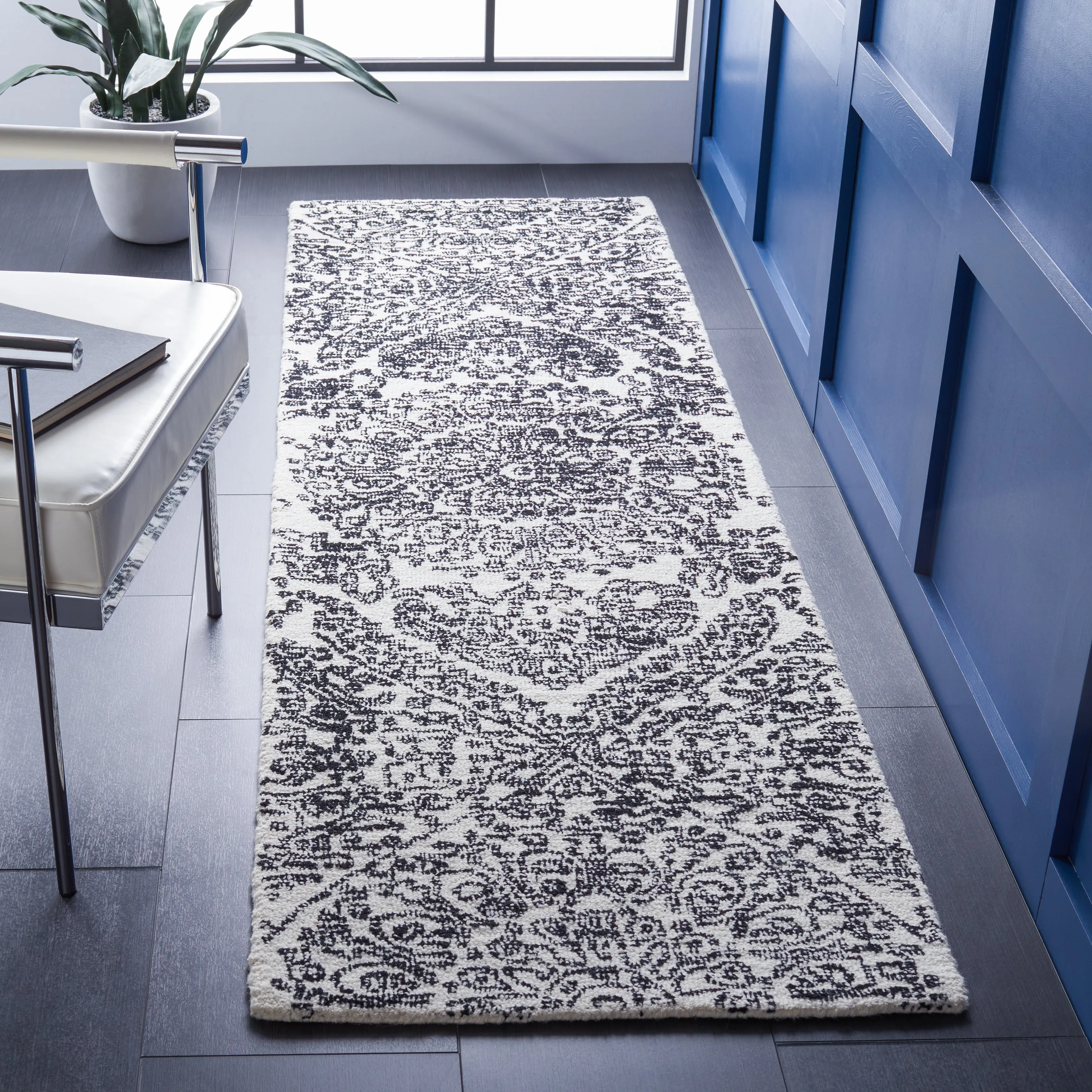 SAFAVIEH Handmade Metro Cyndee French Country Wool Rug
