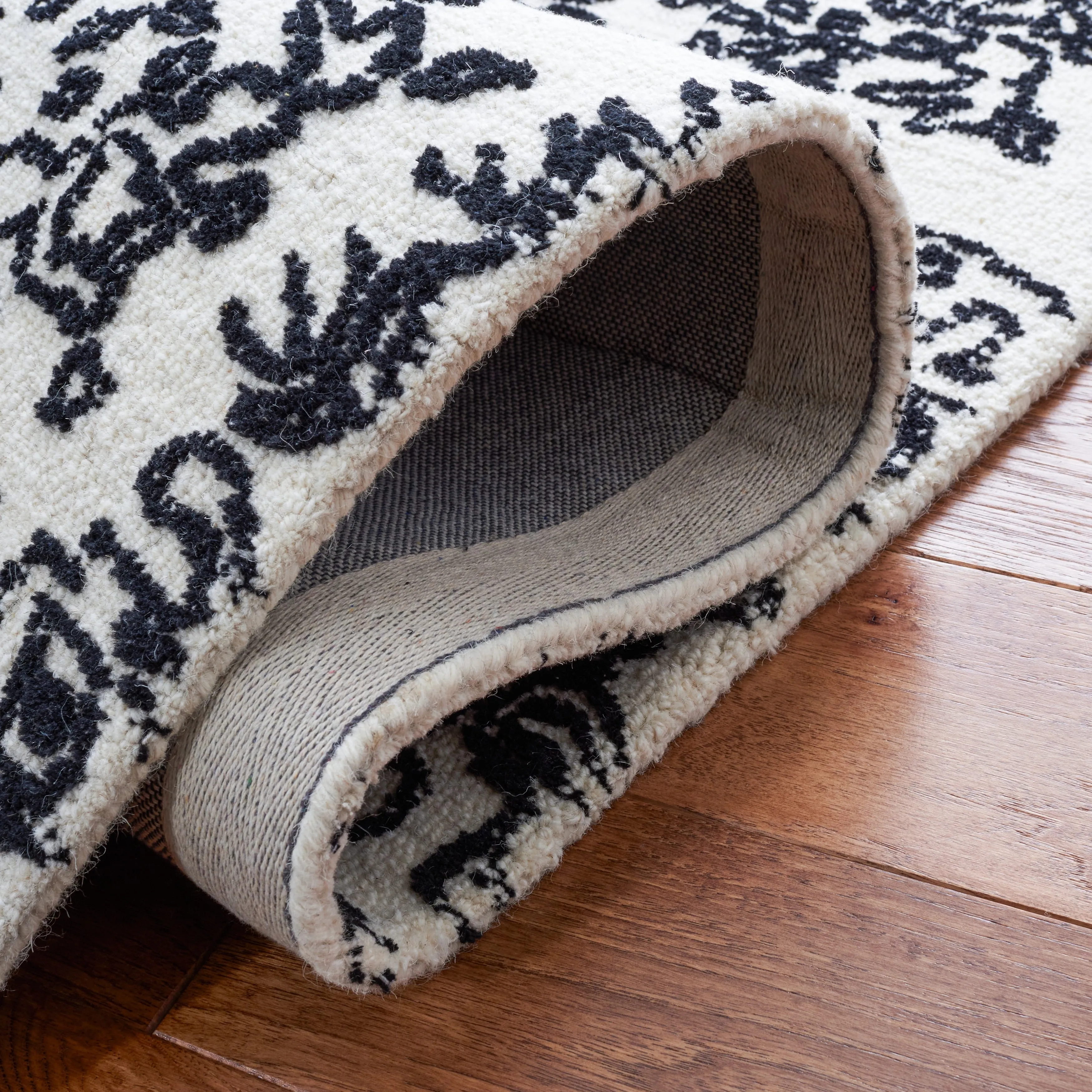 SAFAVIEH Handmade Metro Cyndee French Country Wool Rug