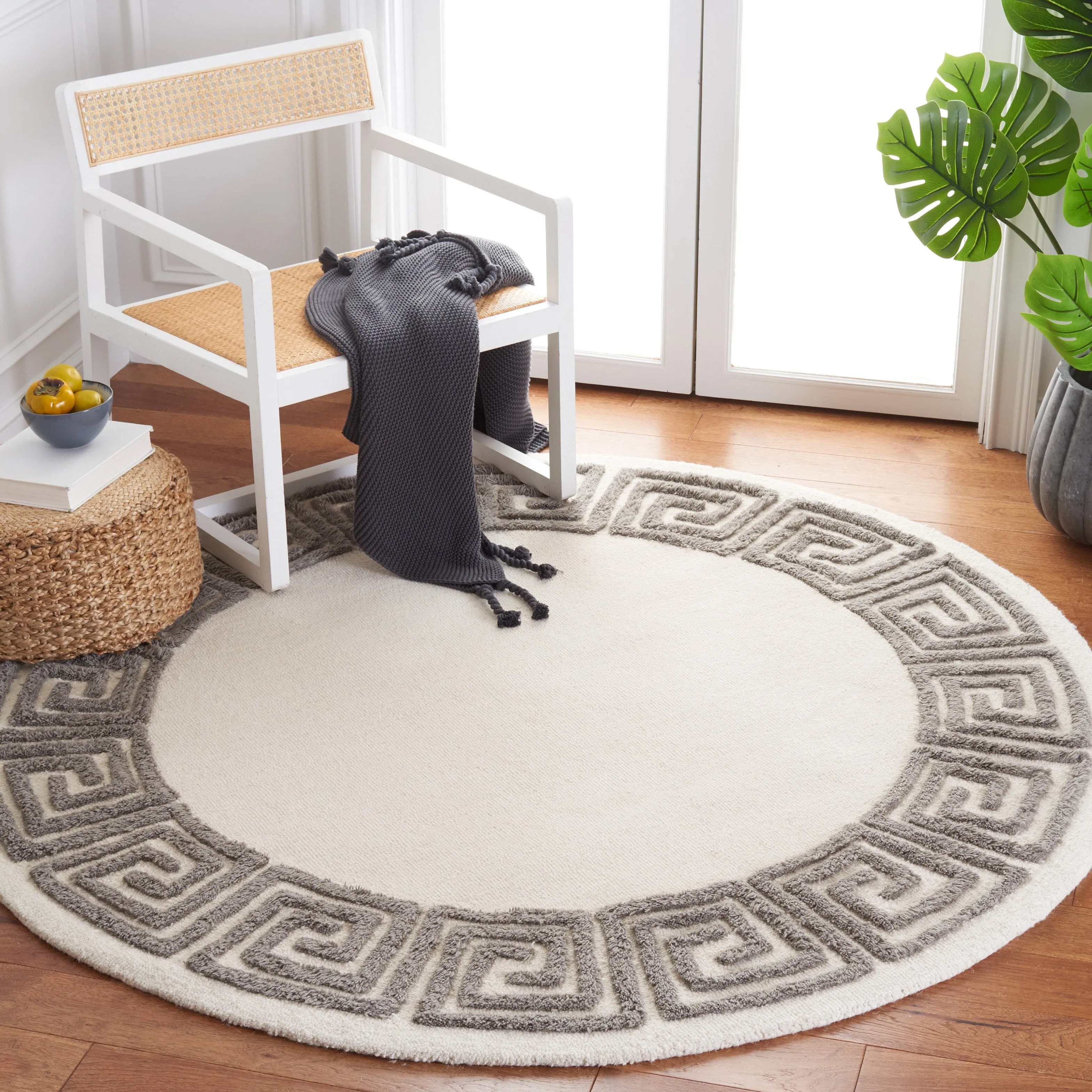 SAFAVIEH Handmade Metro Dream Greek Key Border Wool Rug