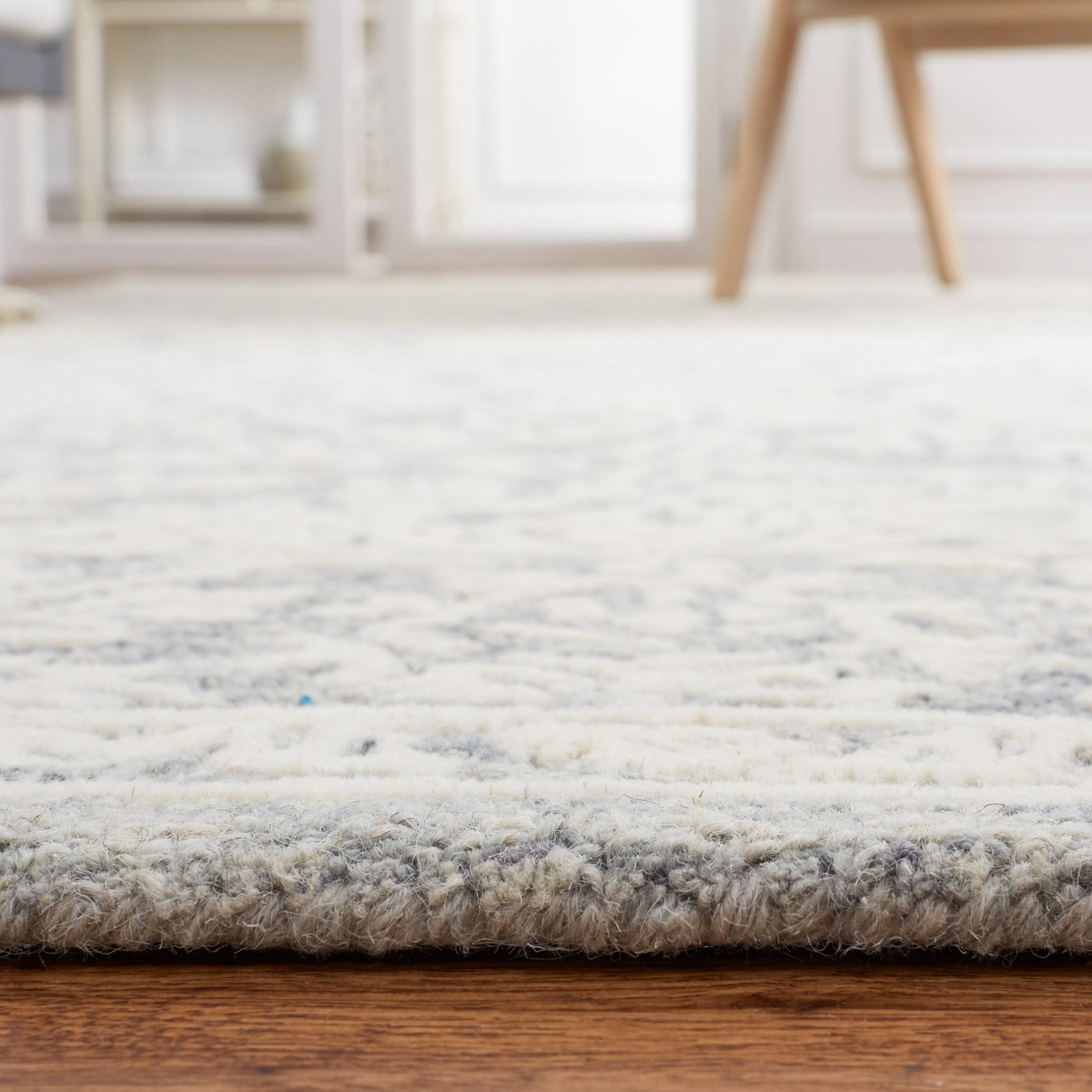 SAFAVIEH Handmade Metro Suada French Country Wool Rug