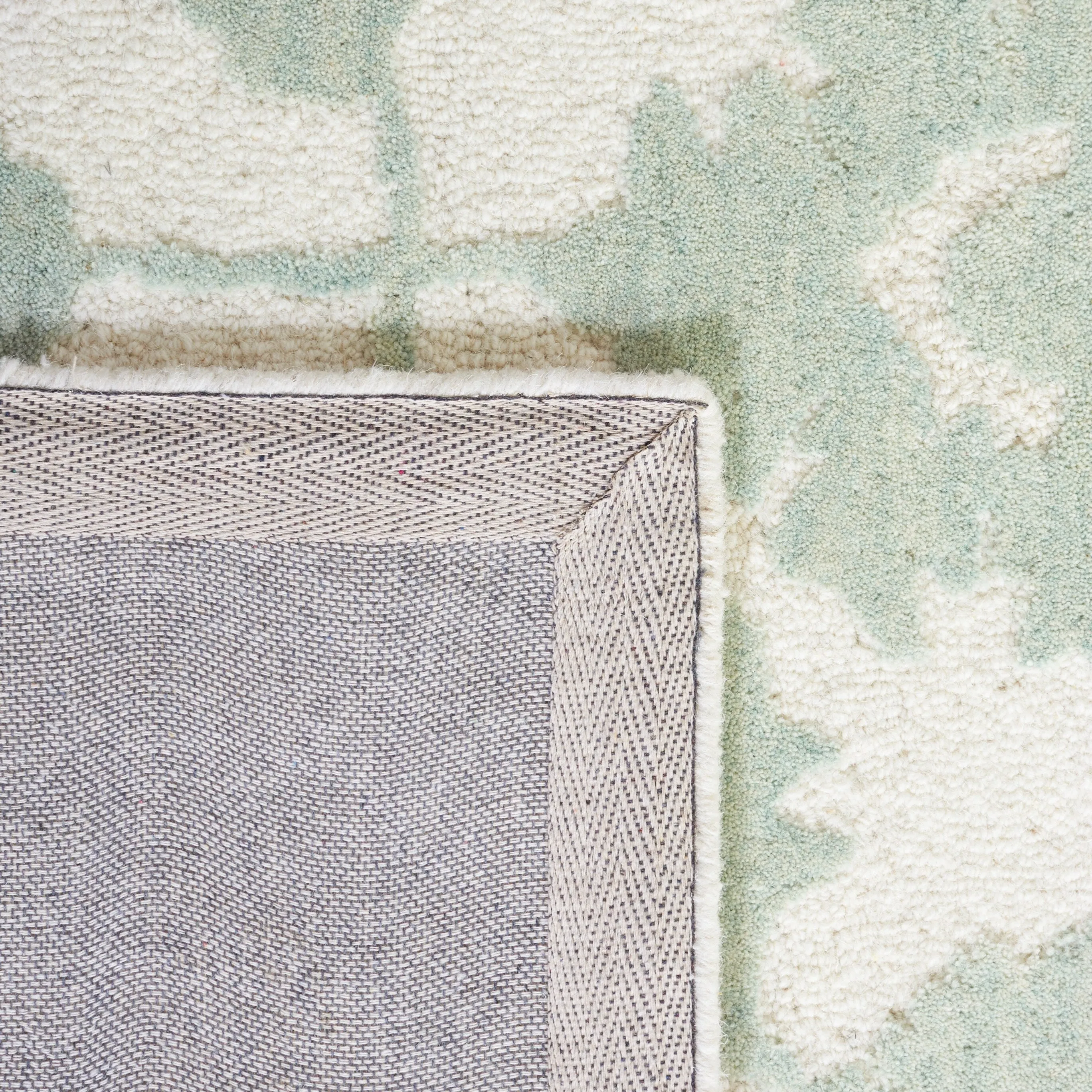 SAFAVIEH Handmade Metro Vasatha French Country Wool Rug