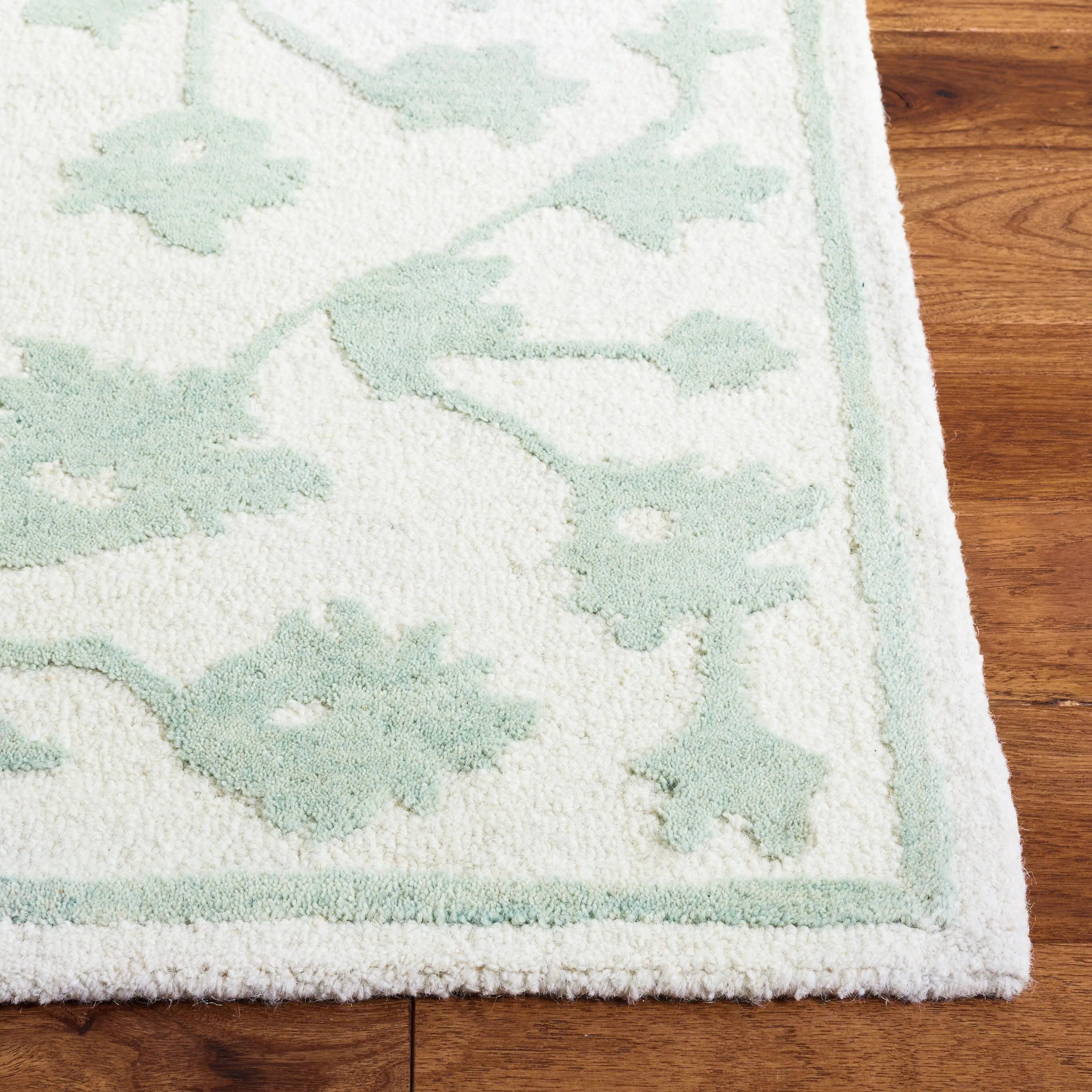 SAFAVIEH Handmade Metro Vasatha French Country Wool Rug