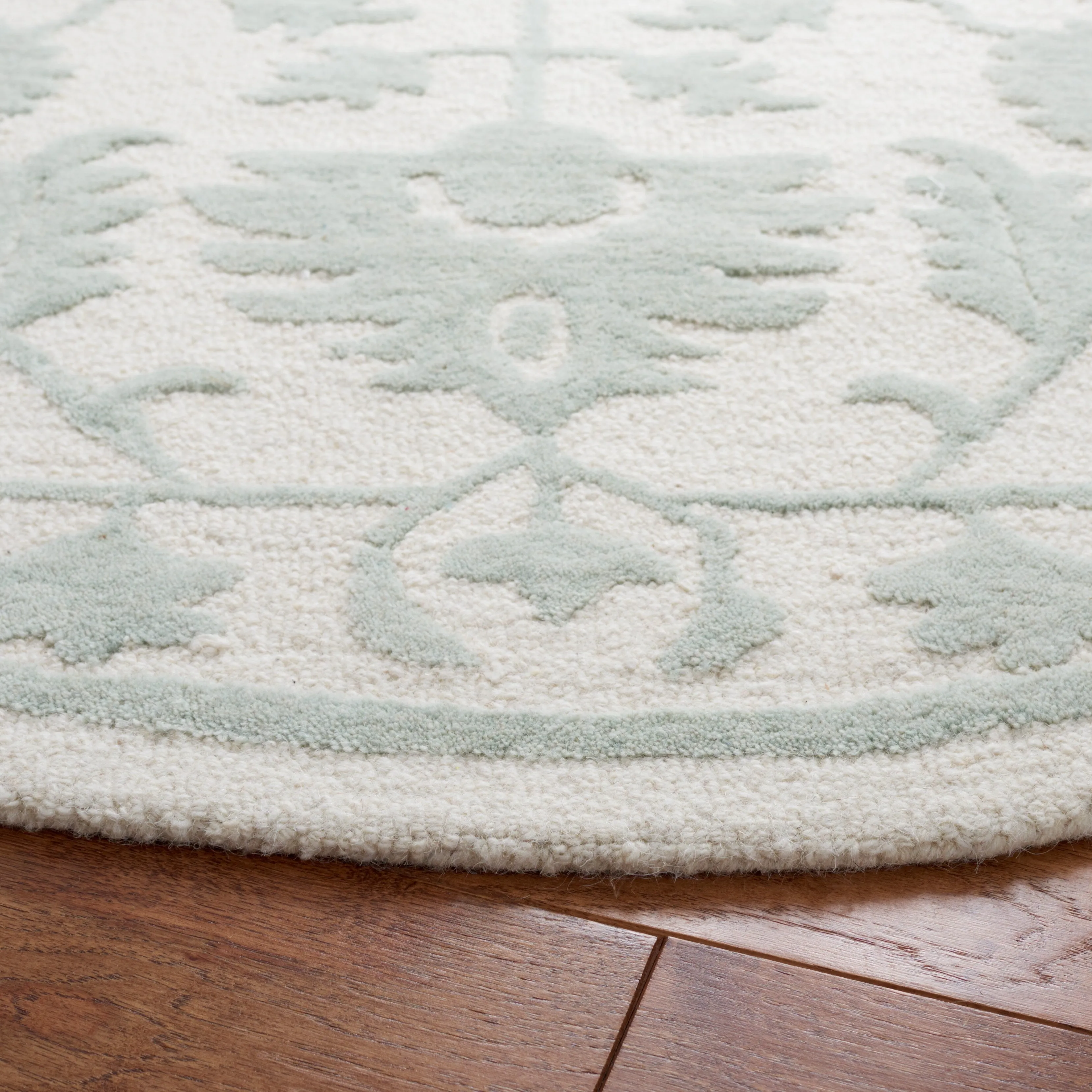 SAFAVIEH Handmade Metro Vasatha French Country Wool Rug