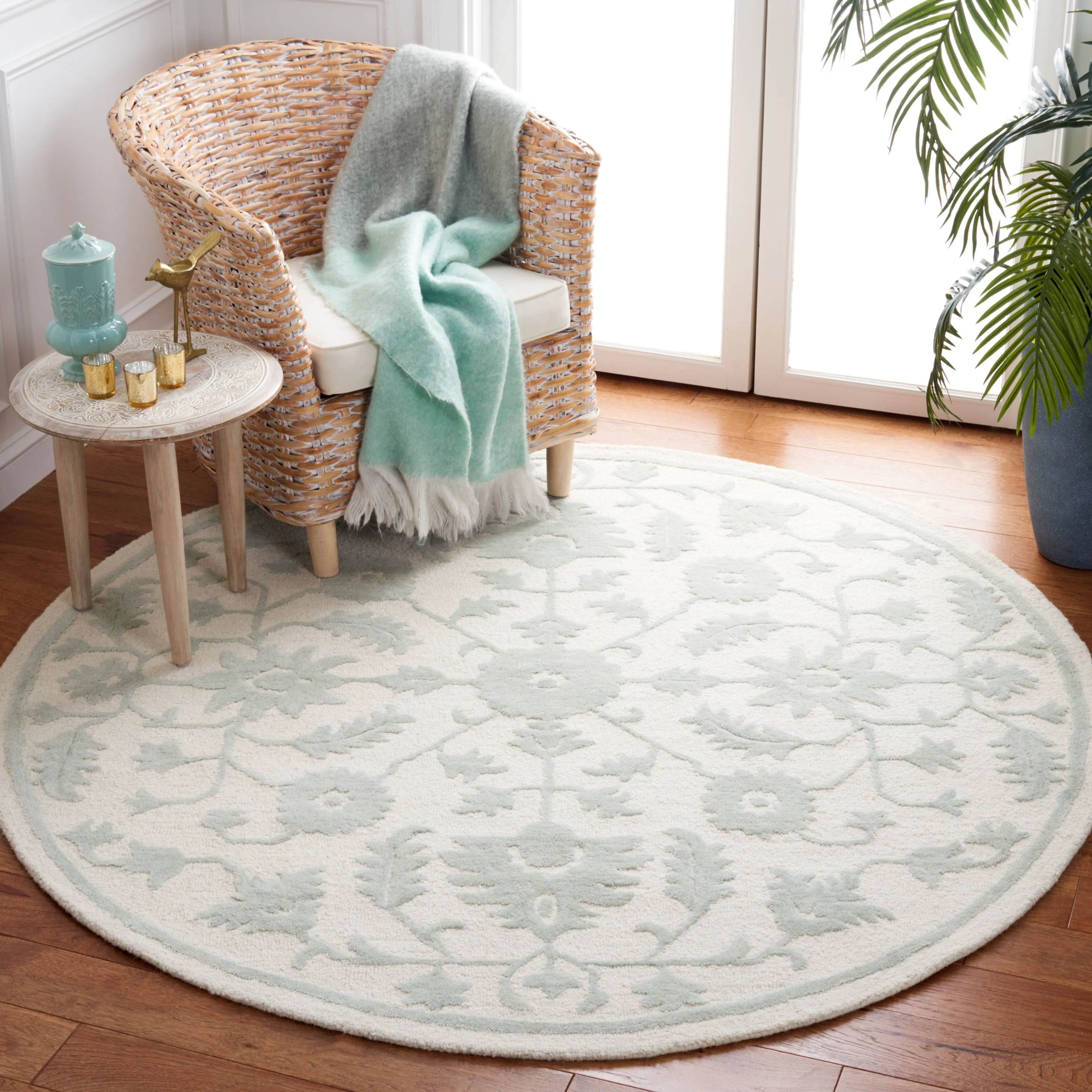 SAFAVIEH Handmade Metro Vasatha French Country Wool Rug