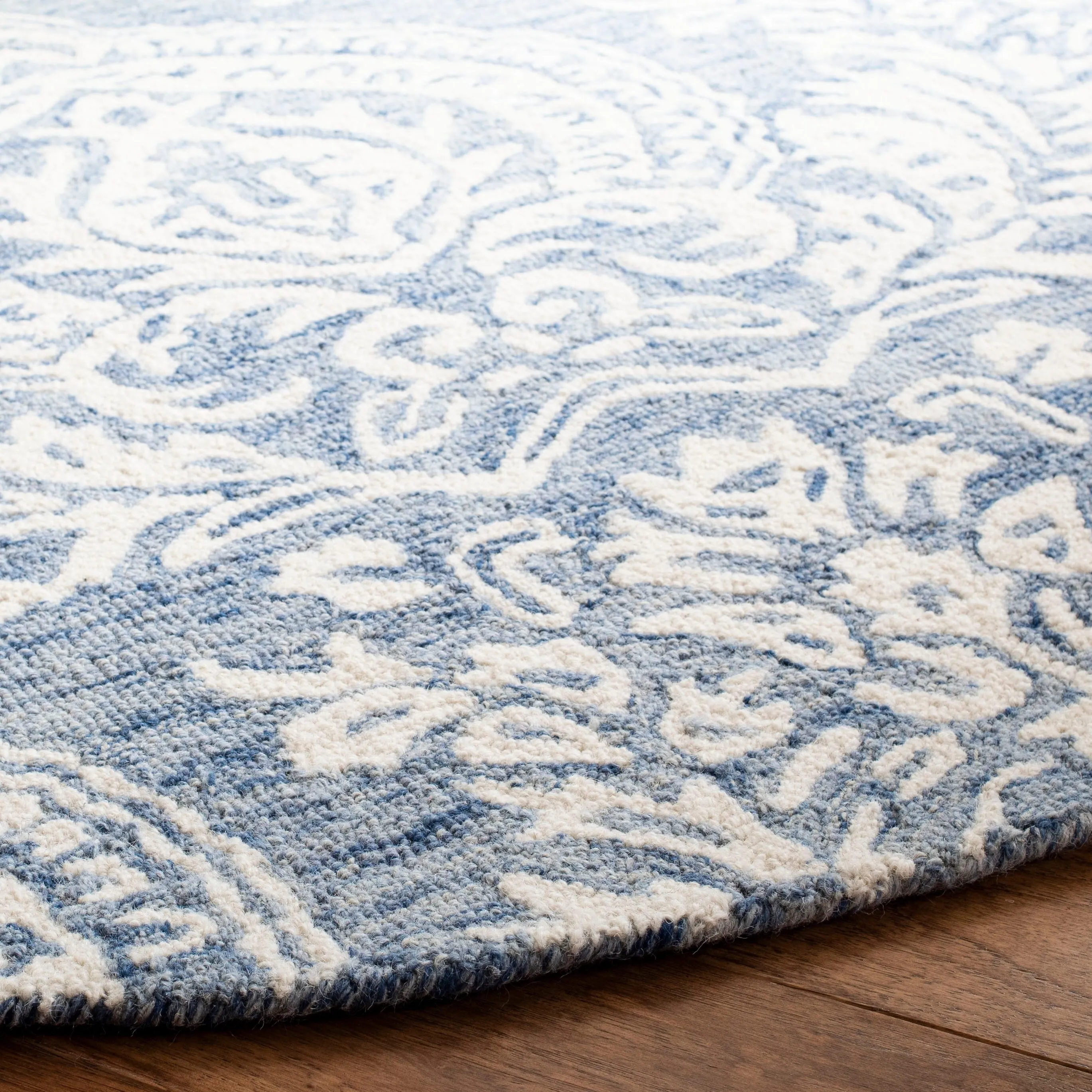 SAFAVIEH Handmade Micro-Loop Tressy Wool Rug