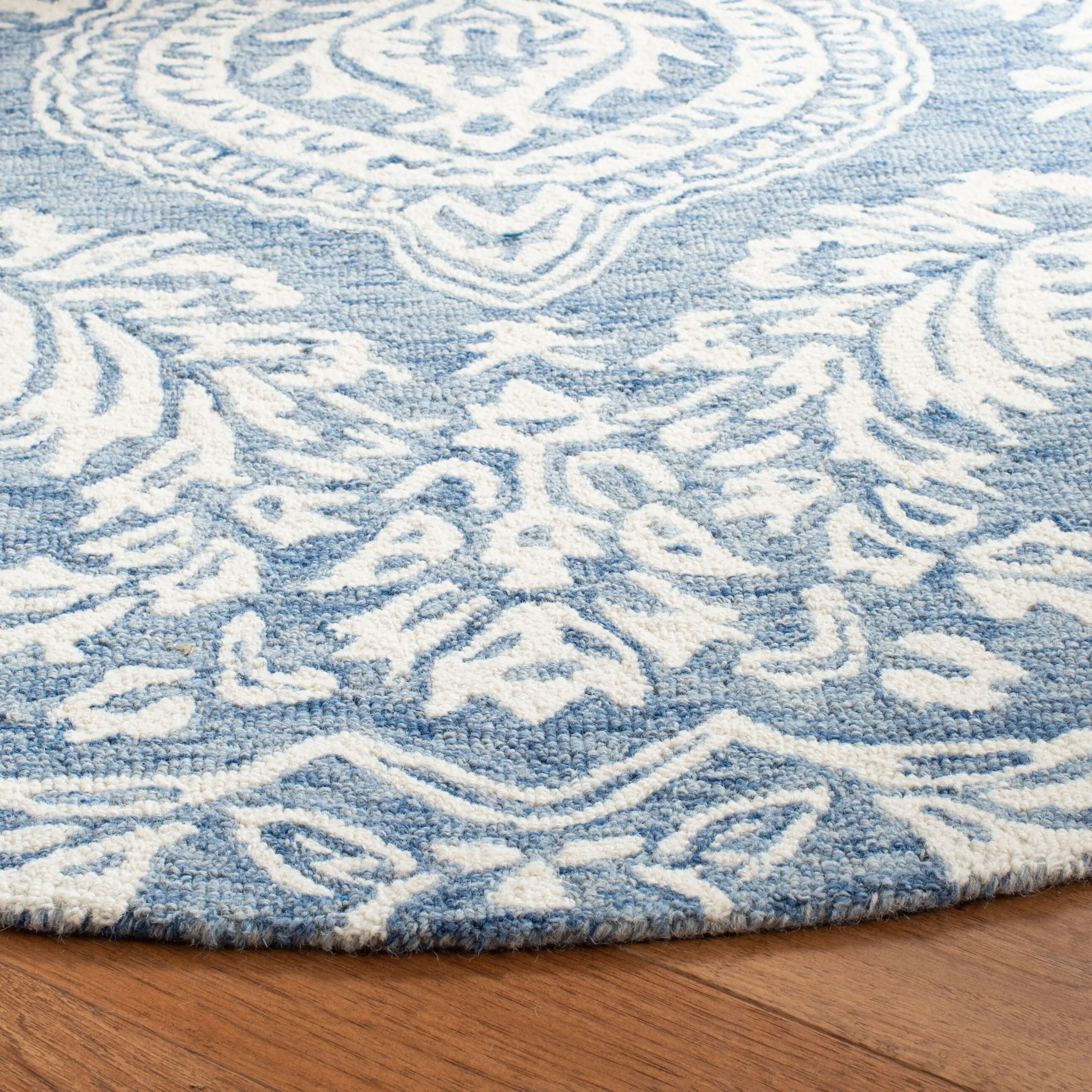 SAFAVIEH Handmade Micro-Loop Tressy Wool Rug