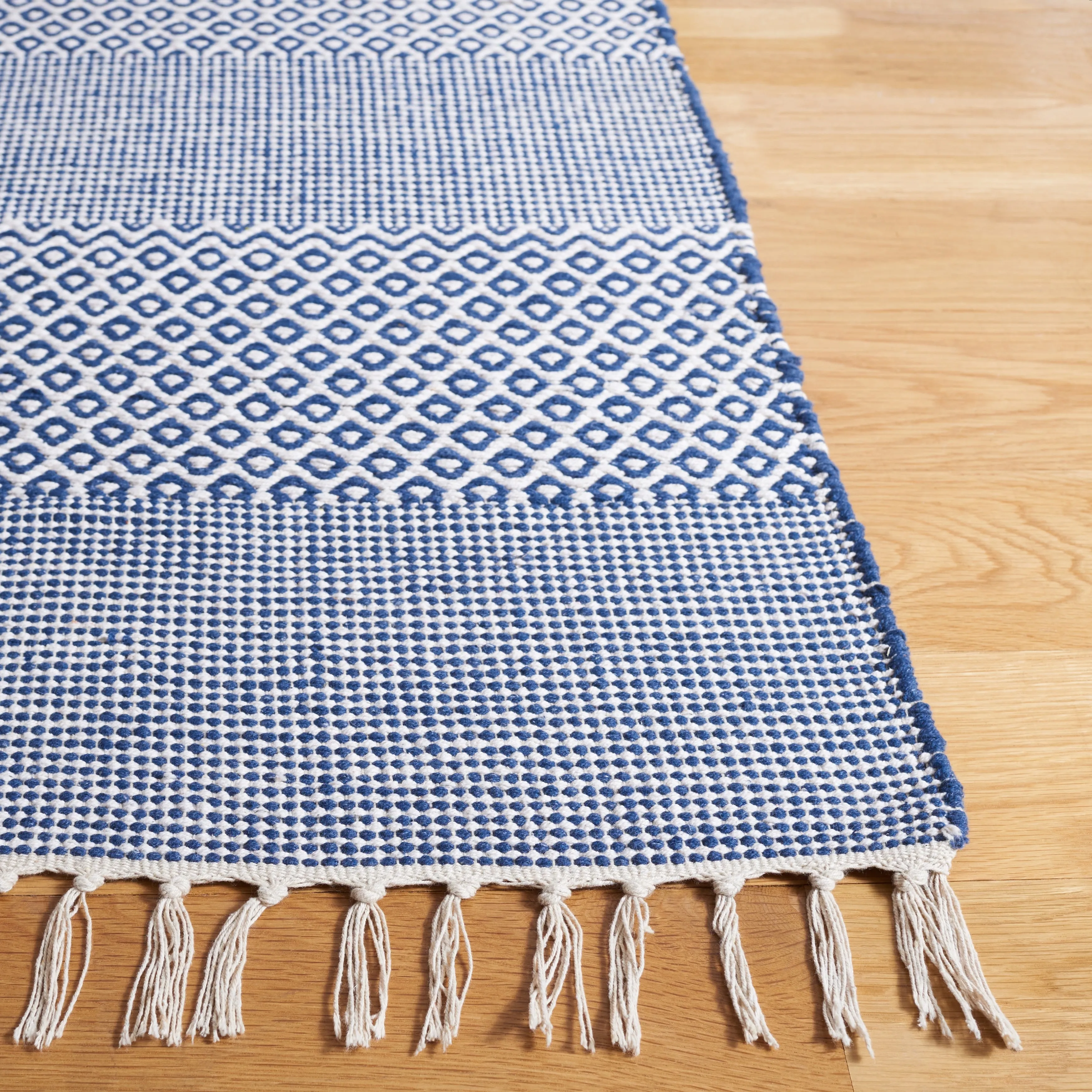 SAFAVIEH Handmade Montauk Alden Flatweave Cotton Fringe Rug