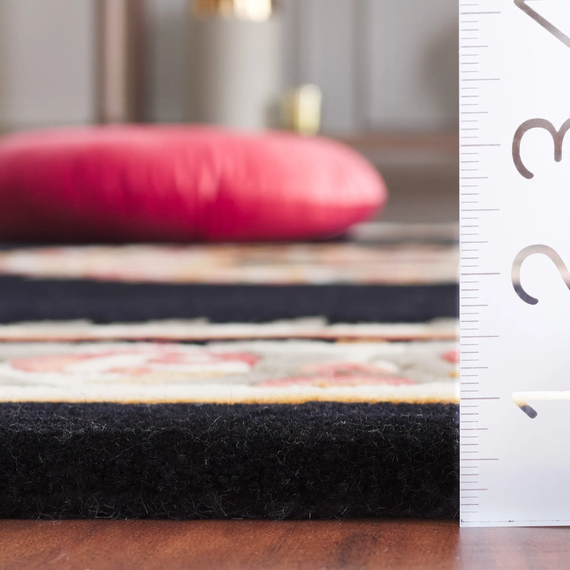 SAFAVIEH. Handmade Naples Cathelyne Traditional Wool Rug