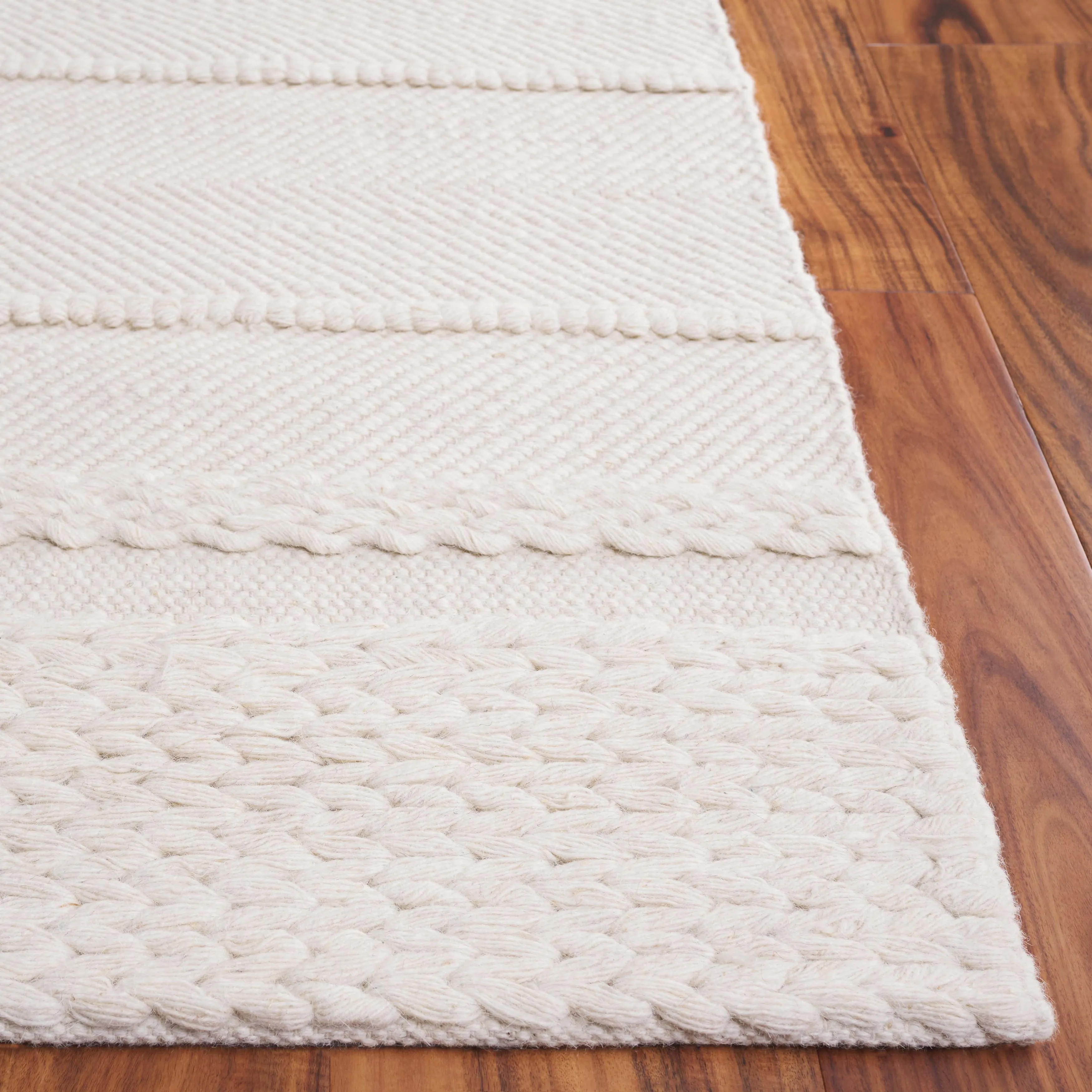 SAFAVIEH Handmade Natura Ardy Wool Rug