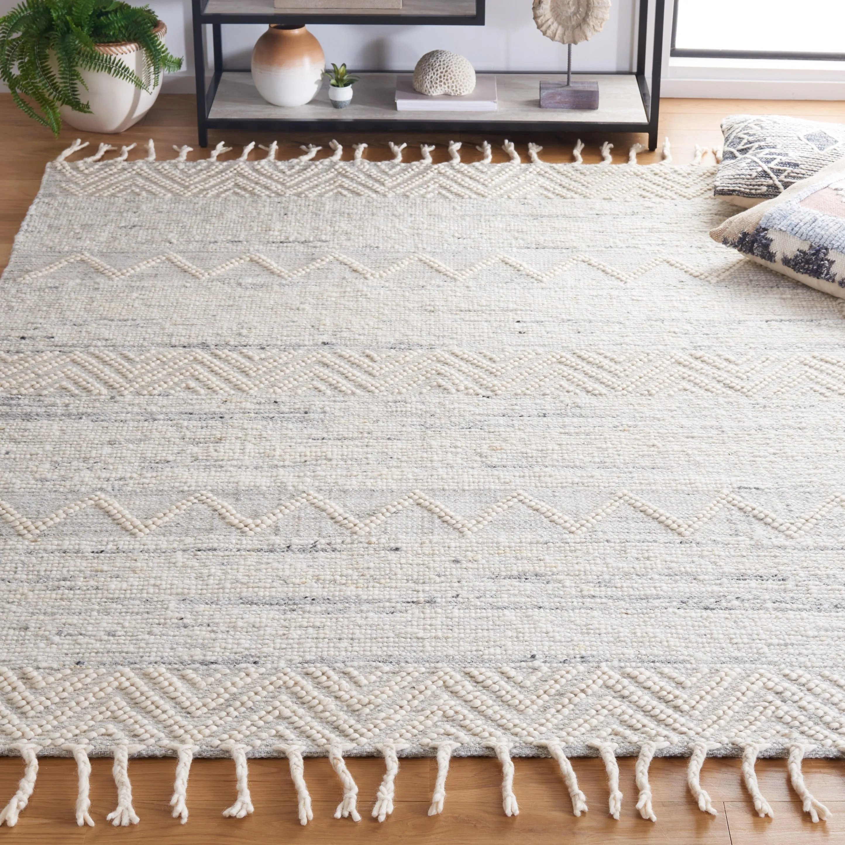 SAFAVIEH Handmade Natura Ashima Wool Rug