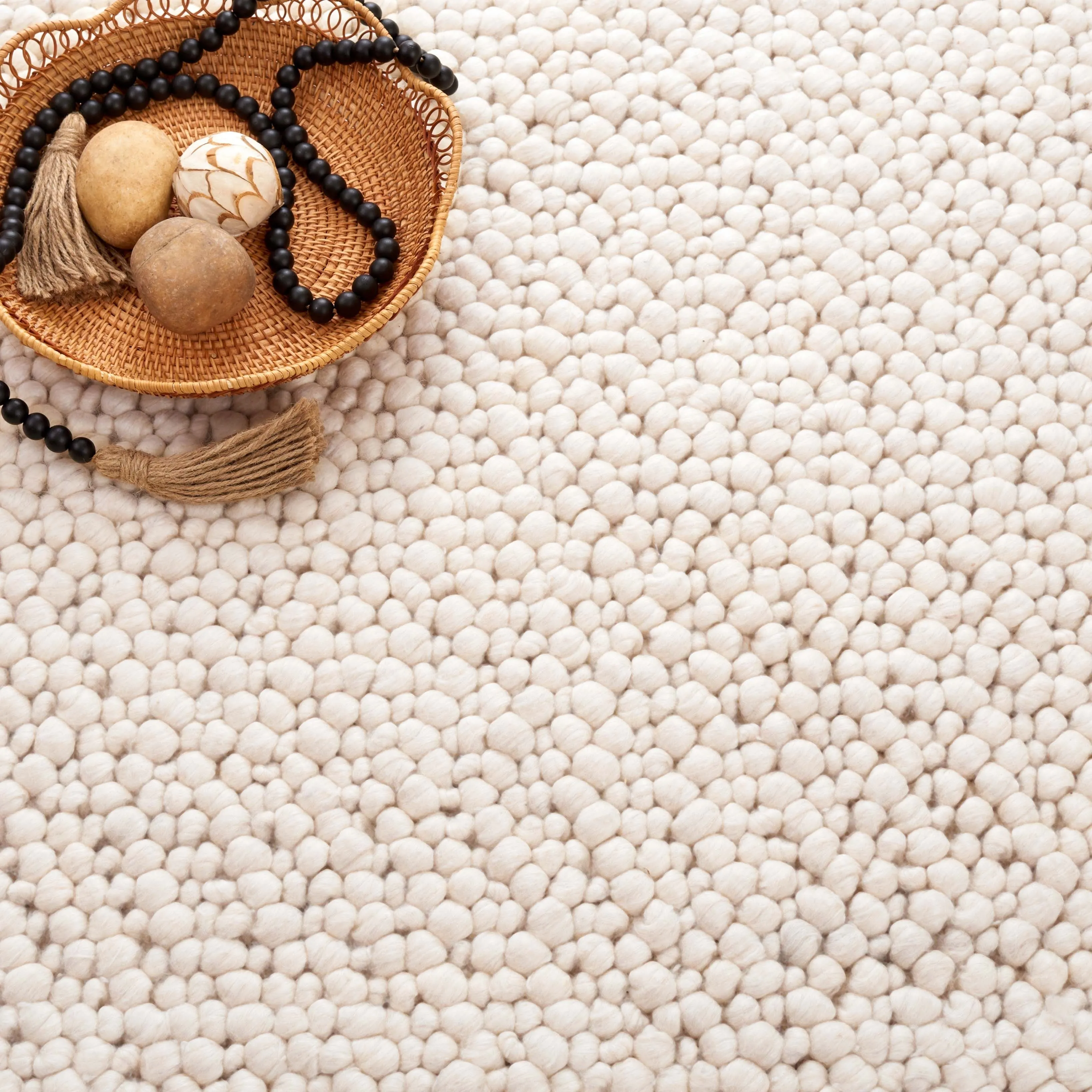 SAFAVIEH Handmade Natura Heliane Transitional Wool Rug