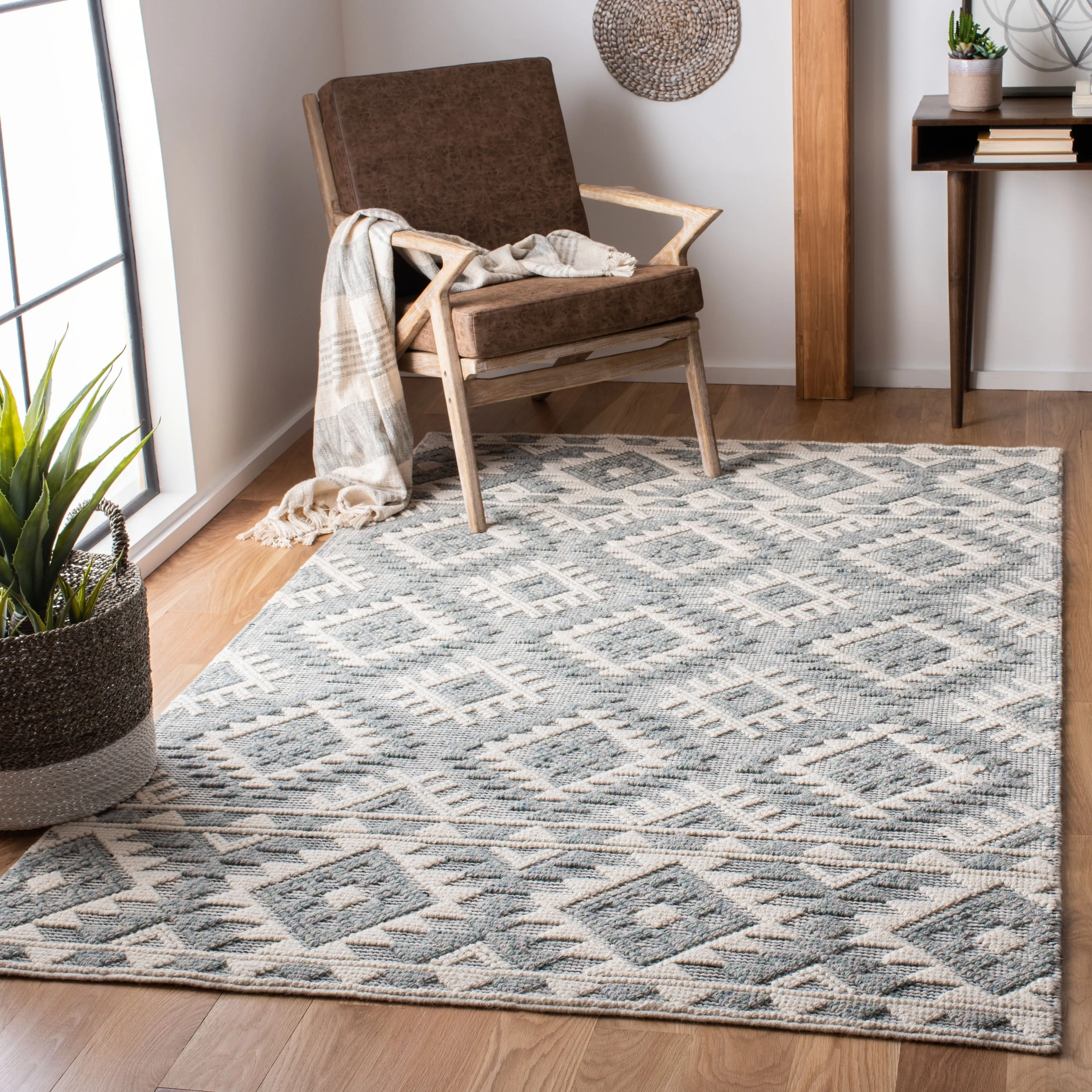 SAFAVIEH Handmade Natura Nouri Transitional Geometric Cream/Aqua Wool Rug