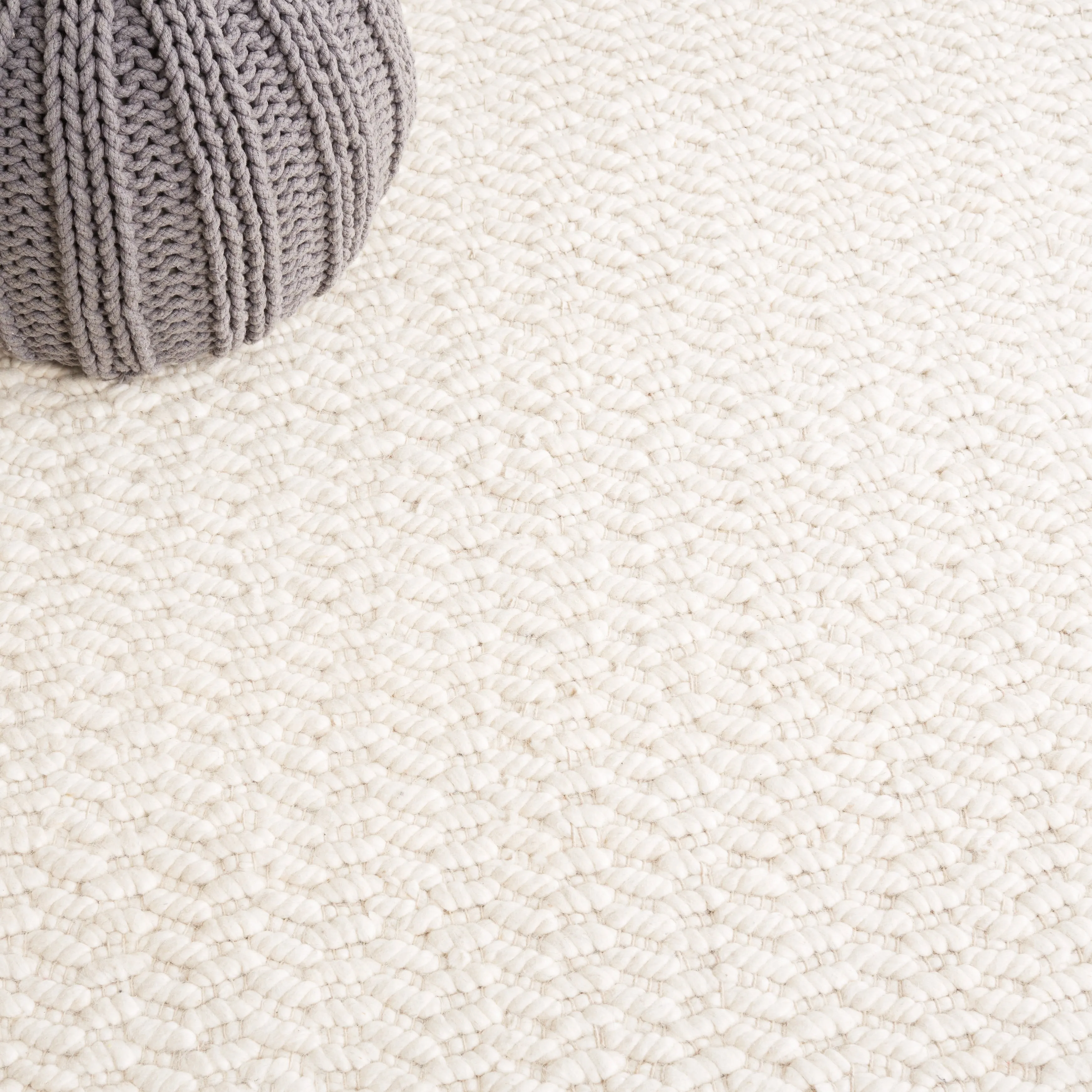 SAFAVIEH Handmade Natura Ricia Border Wool Rug