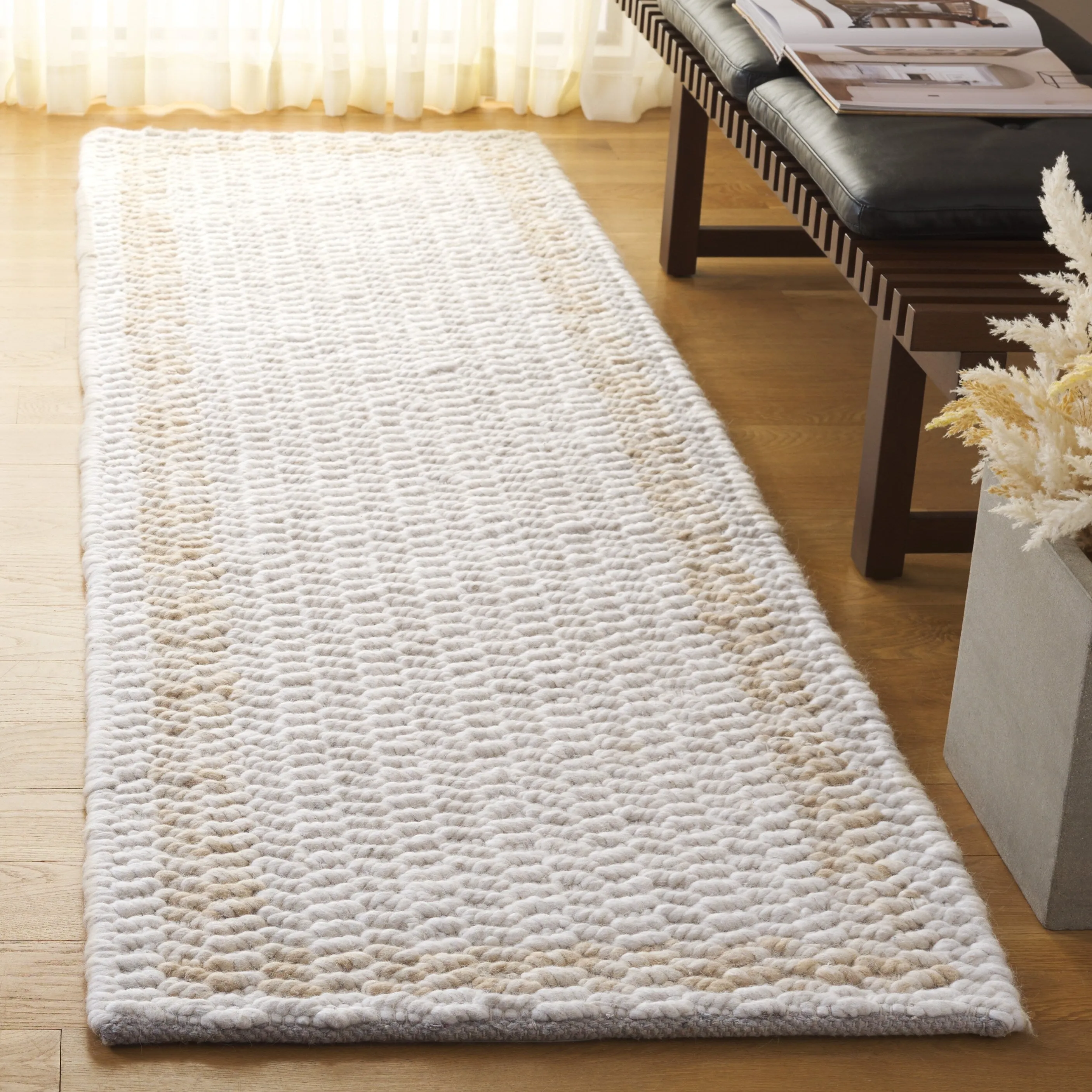 SAFAVIEH Handmade Natura Ricia Border Wool Rug