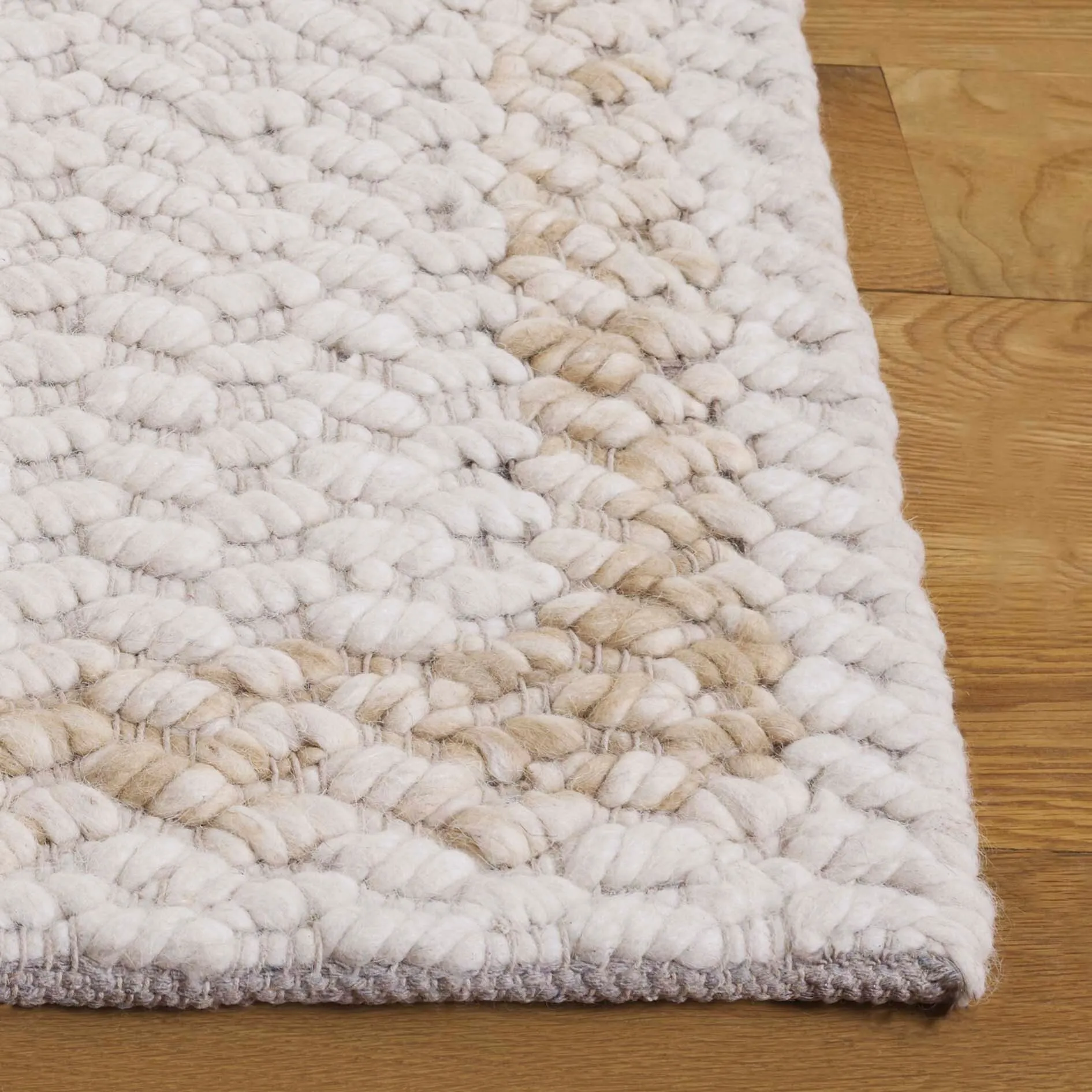SAFAVIEH Handmade Natura Ricia Border Wool Rug