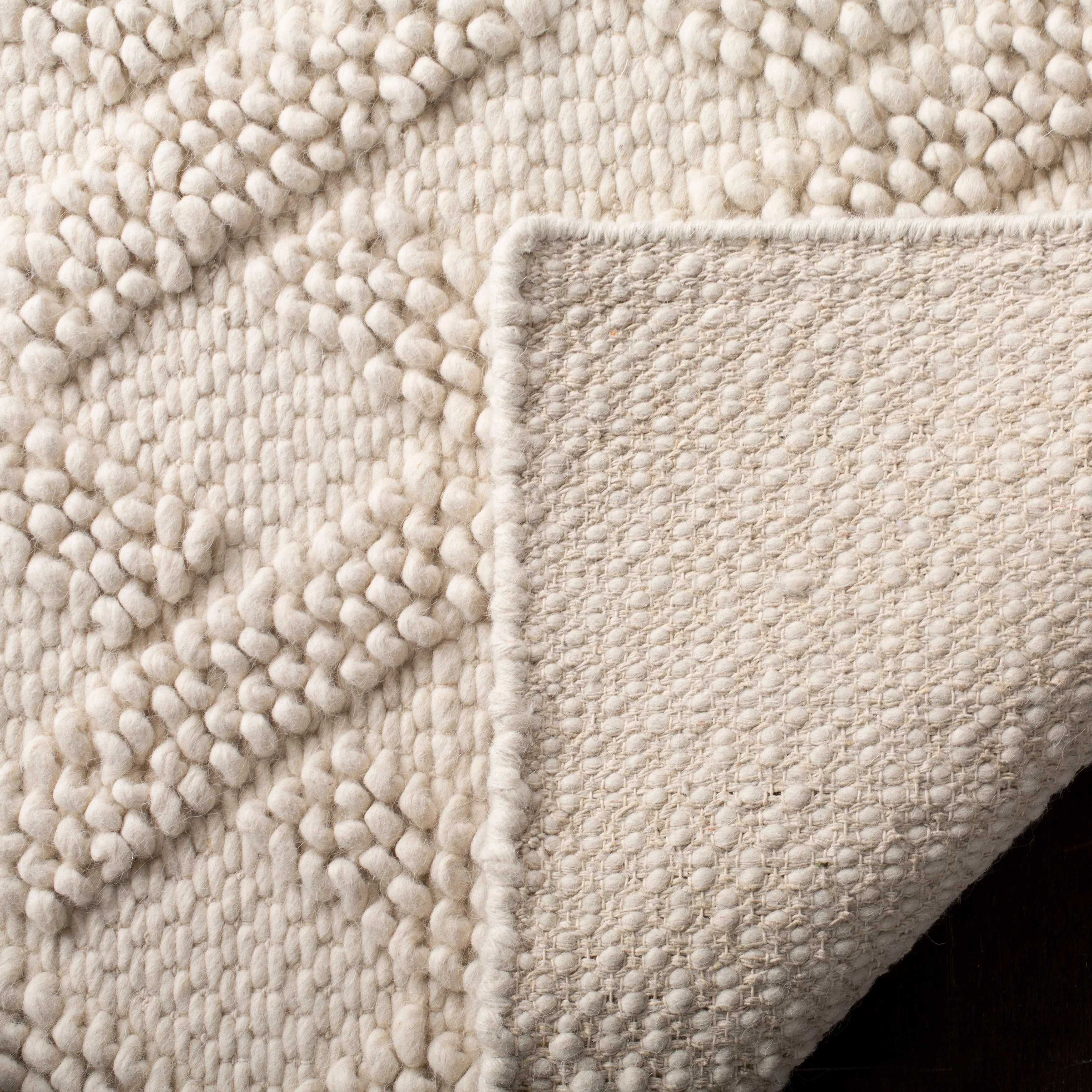 SAFAVIEH Handmade Natura Sirkku Wool Rug