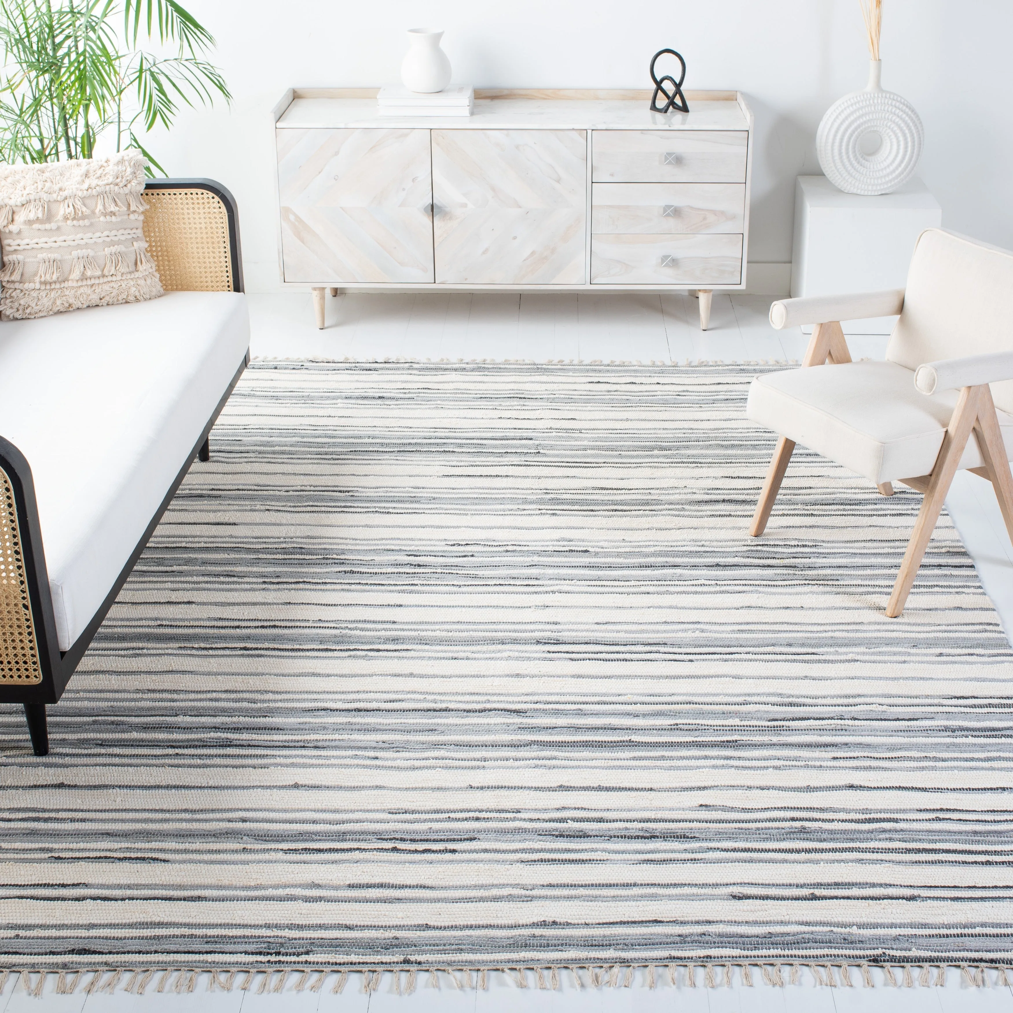 SAFAVIEH Handmade Rag Rug Jakayla with Fringe Casual Stripe