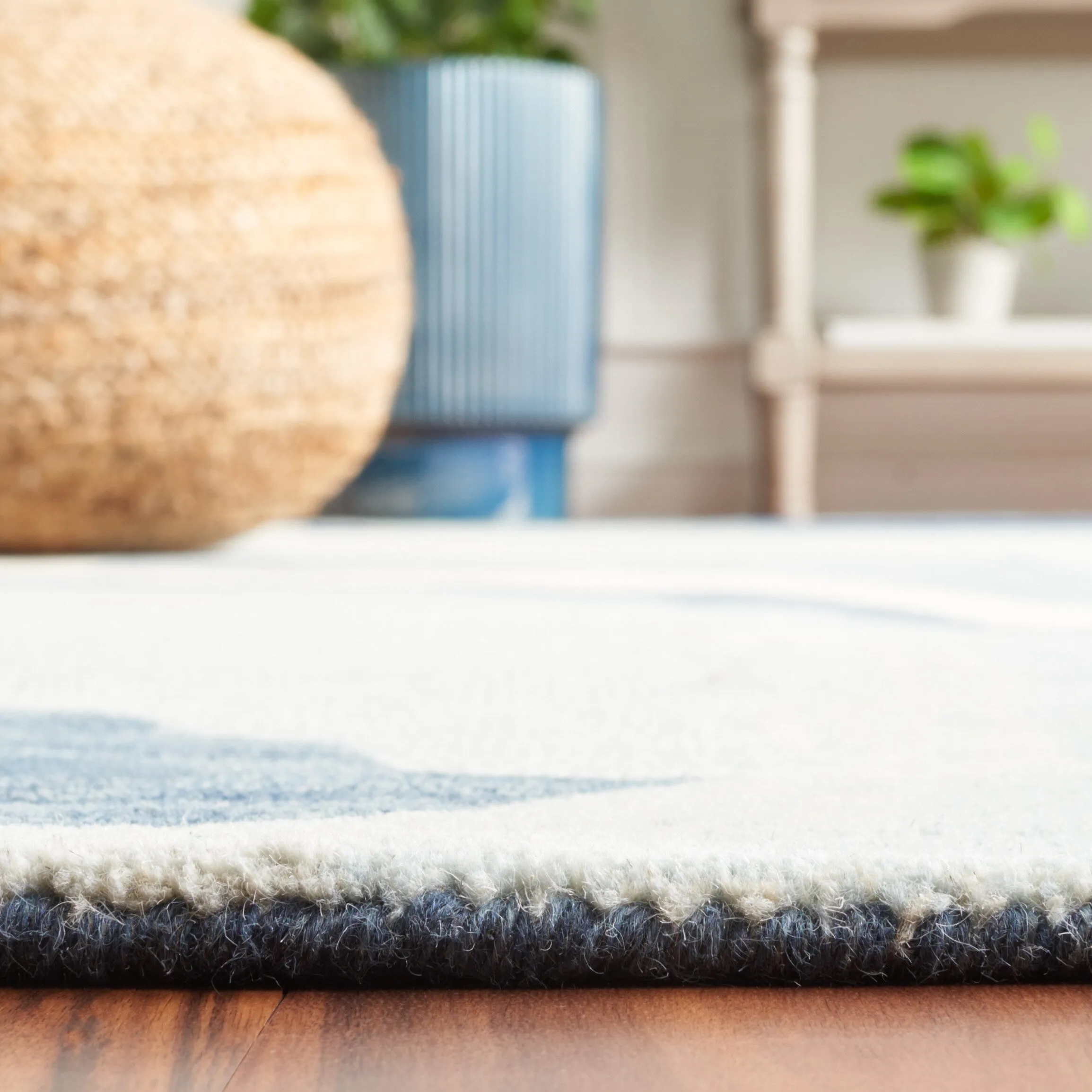 SAFAVIEH Handmade Rodeo Drive Noelia Mid-Century Modern Wool Rug