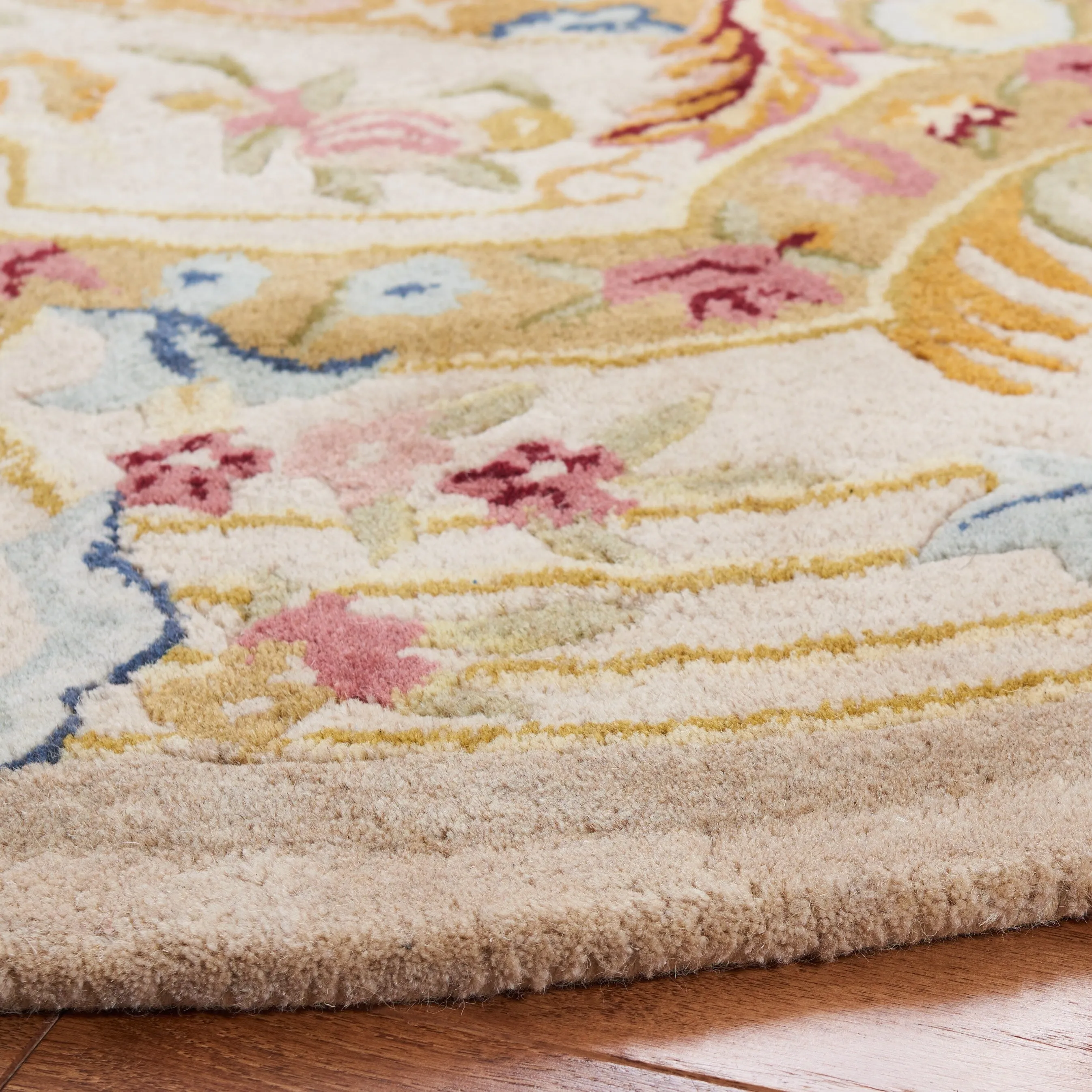 SAFAVIEH Handmade Savonnerie Jutta Traditional Oriental Wool Rug