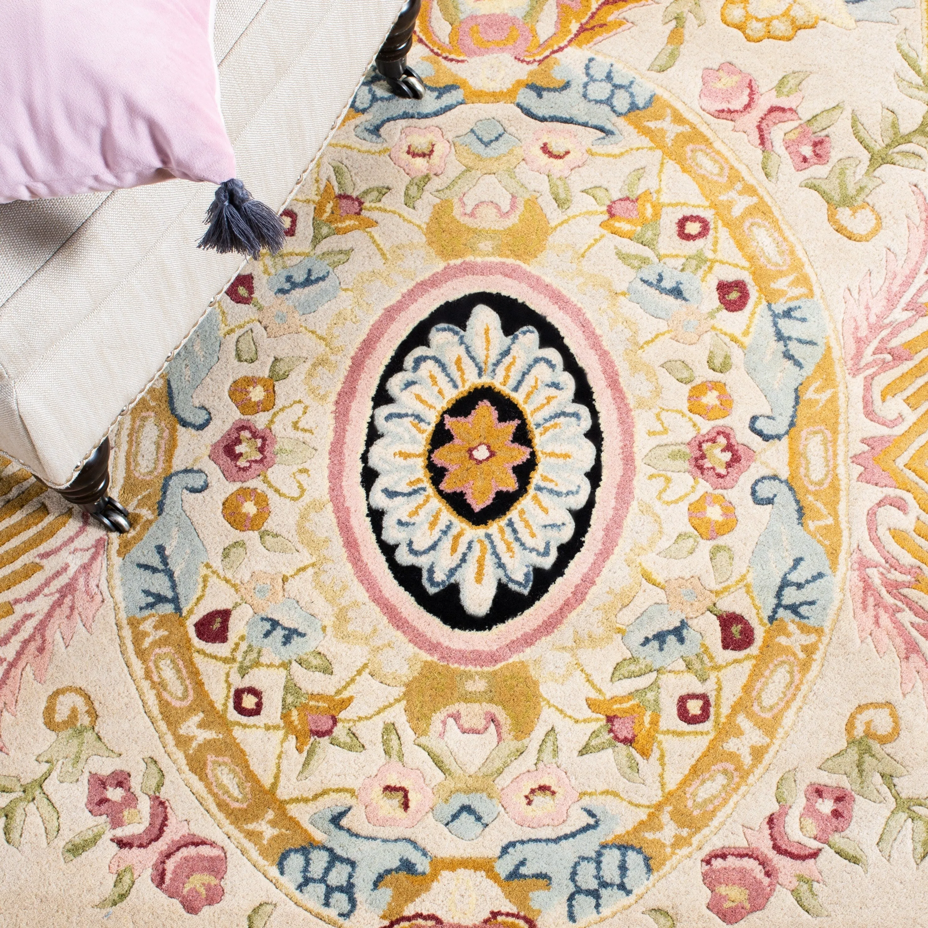 SAFAVIEH Handmade Savonnerie Jutta Traditional Oriental Wool Rug