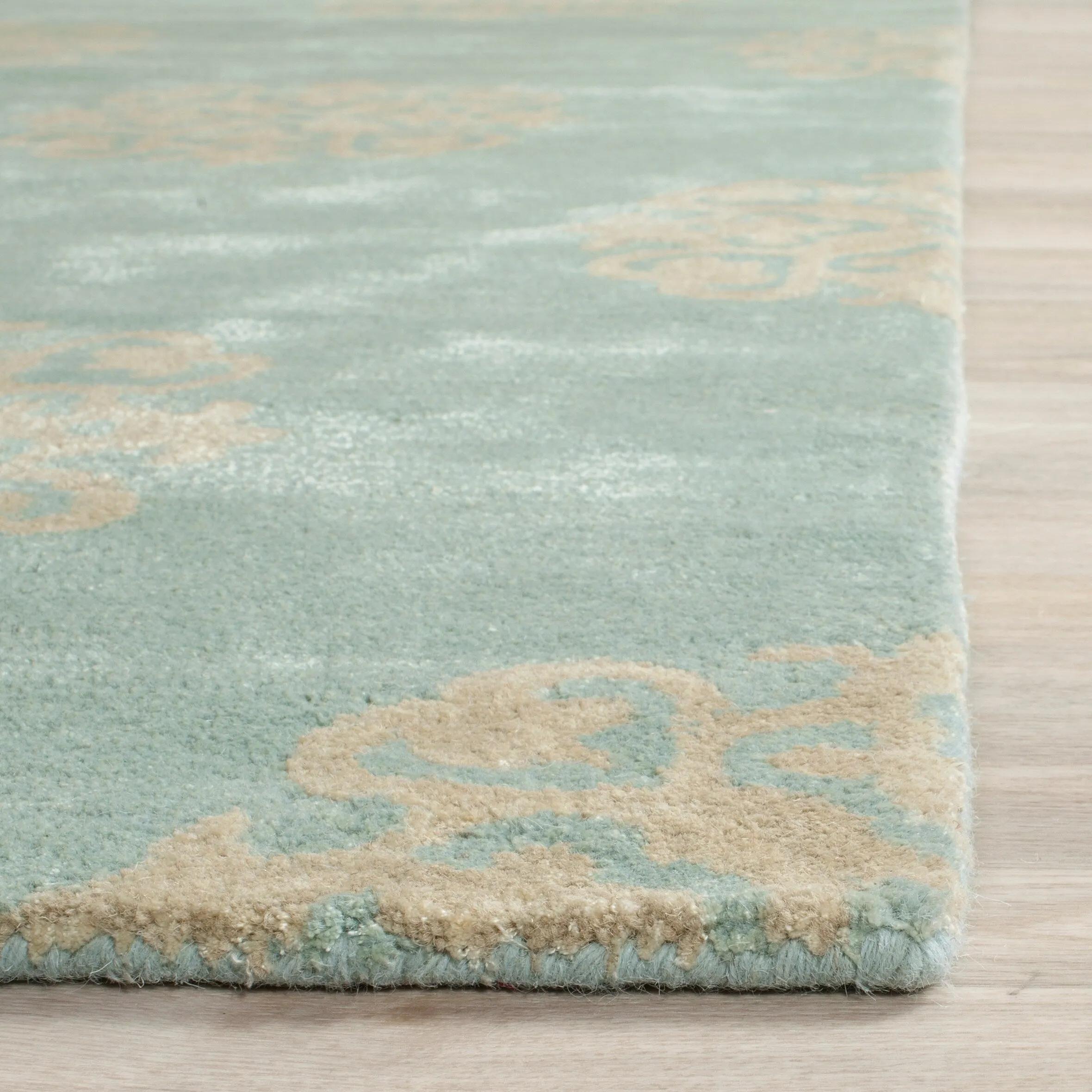 SAFAVIEH Handmade Soho Iliana Medallion N.Z. Wool Rug